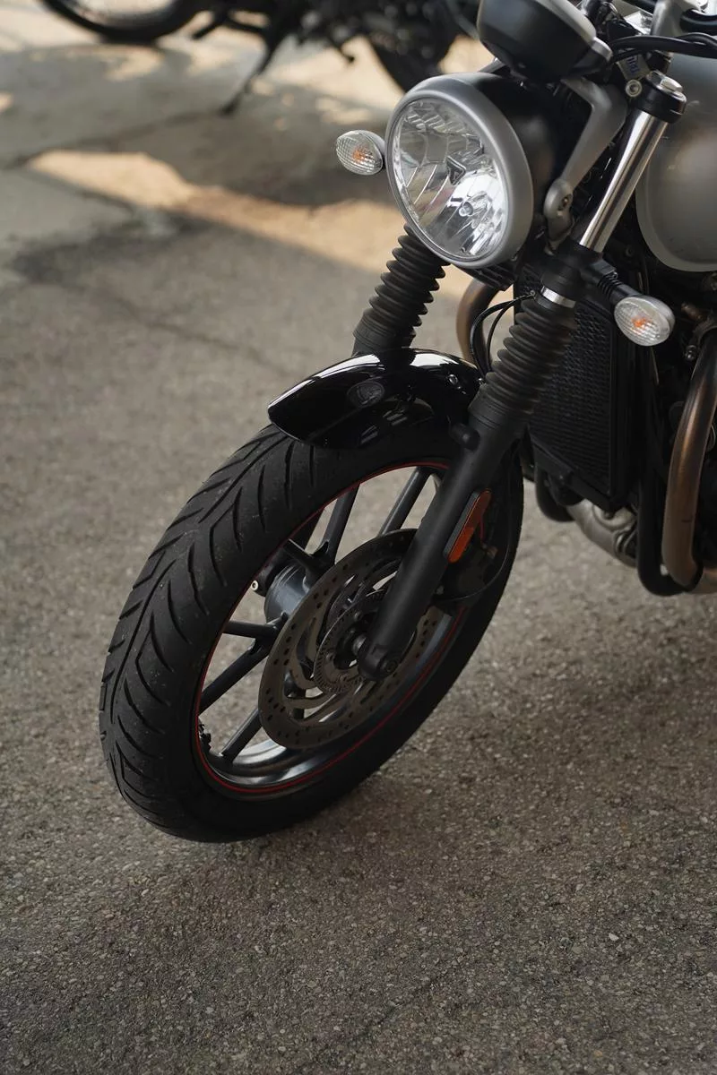2016 Triumph Street Twin 900 - Image 45