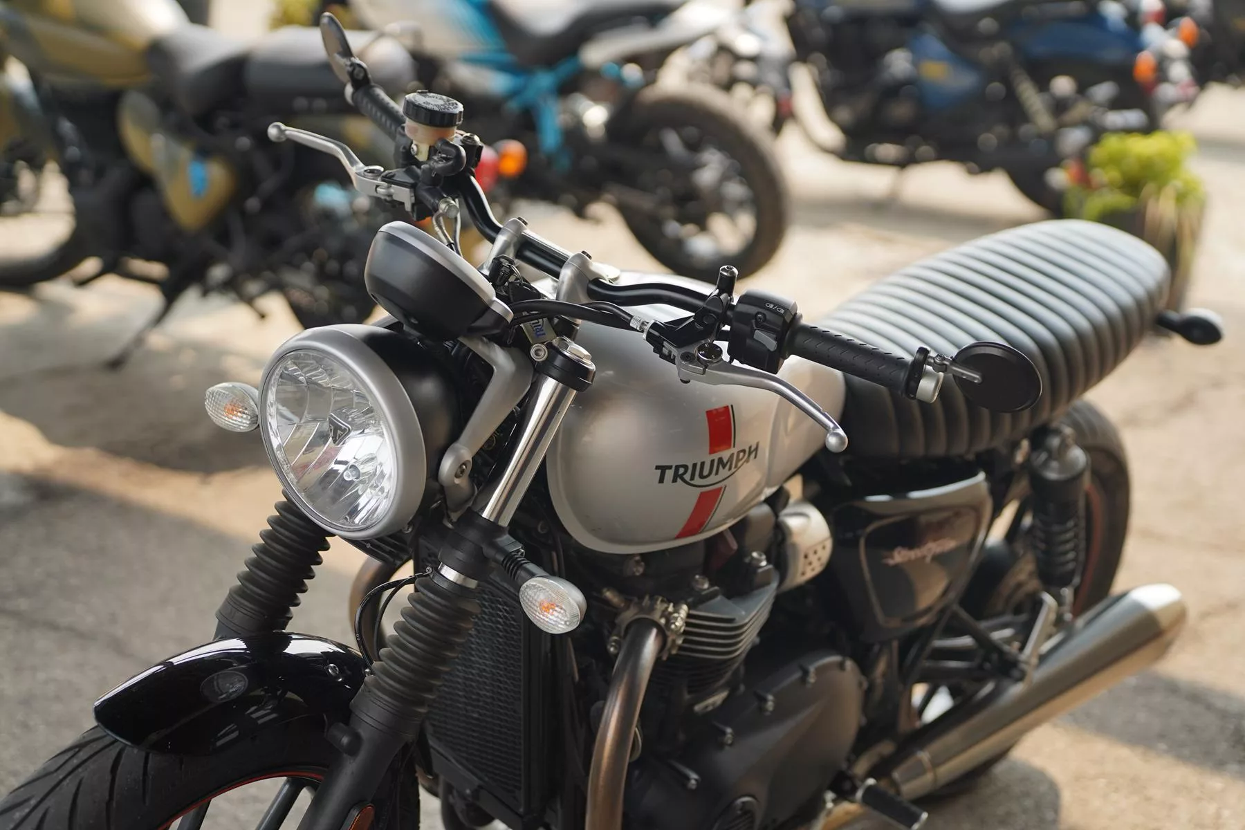 2016 Triumph Street Twin 900 - Image 90