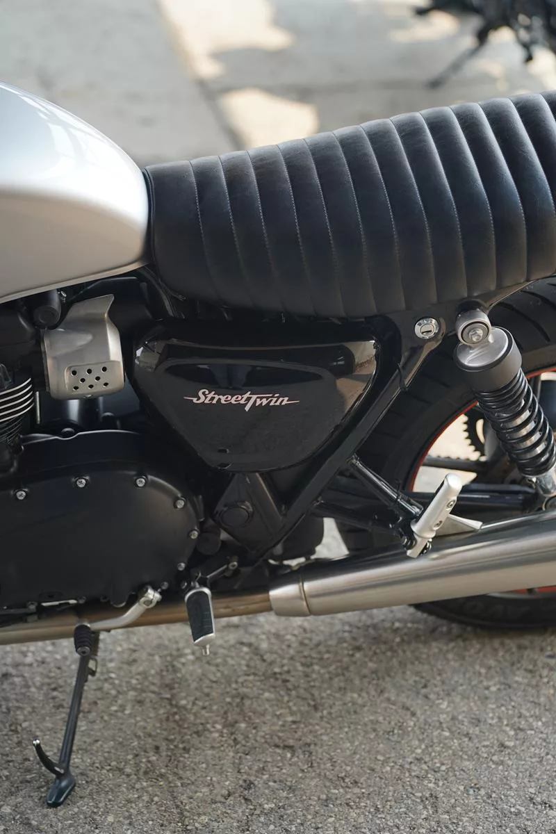 2016 Triumph Street Twin 900 - Image 37