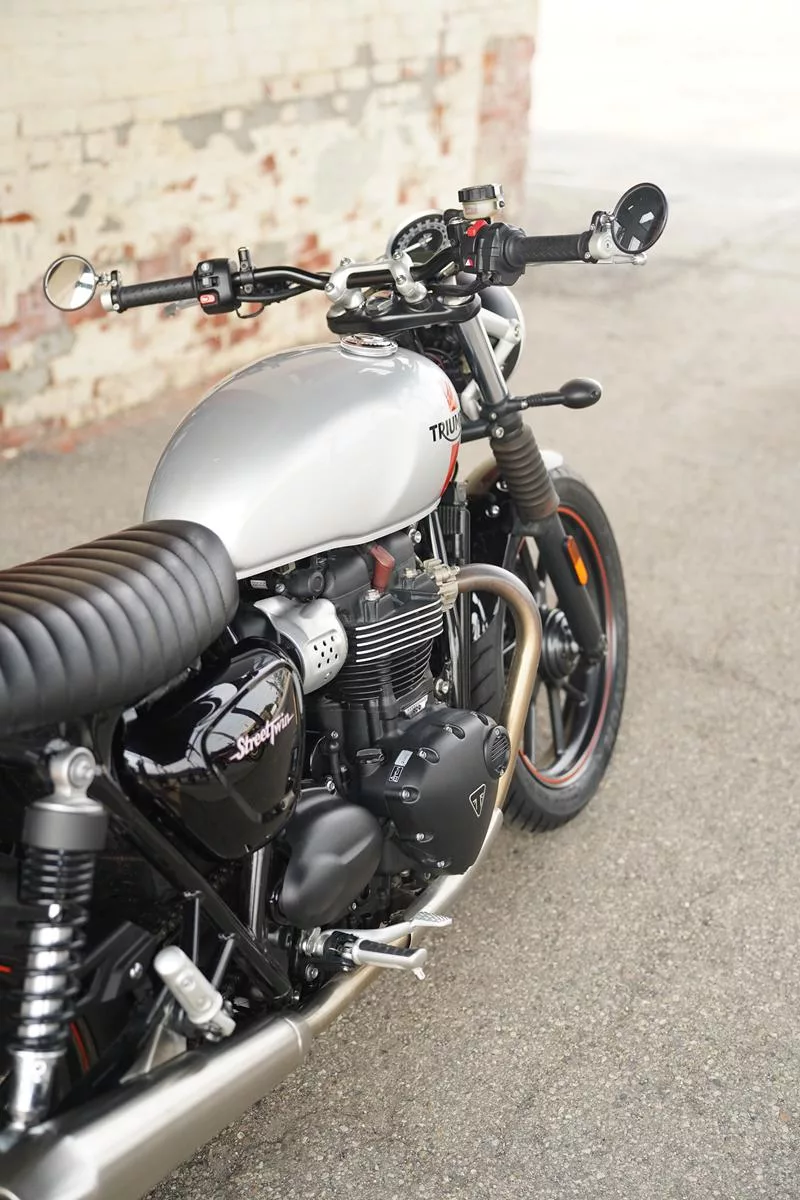2016 Triumph Street Twin 900 - Image 25