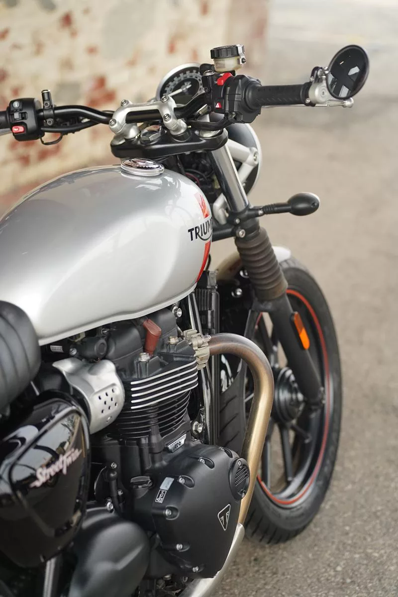 2016 Triumph Street Twin 900 - Image 24