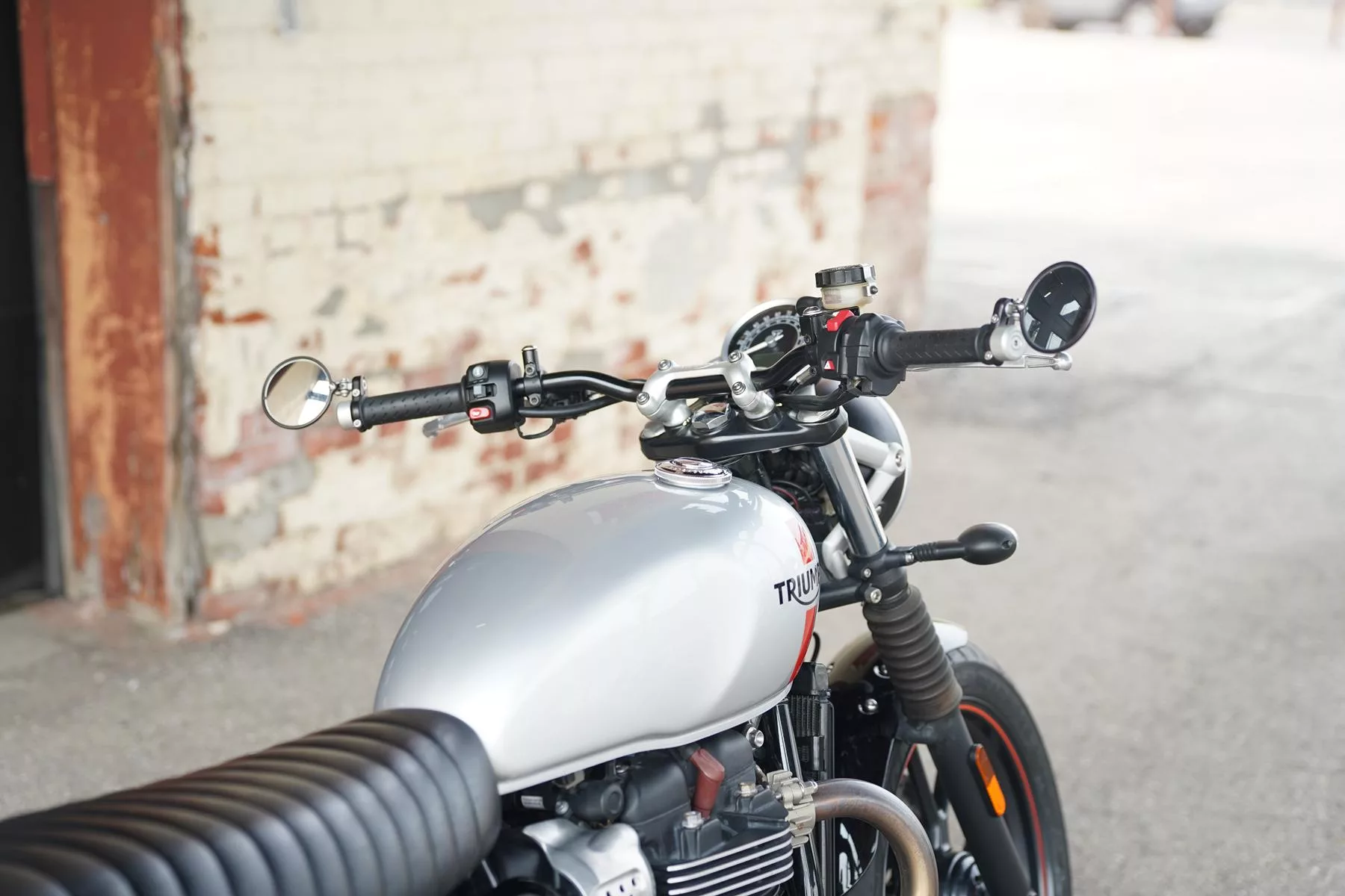 2016 Triumph Street Twin 900 - Image 76