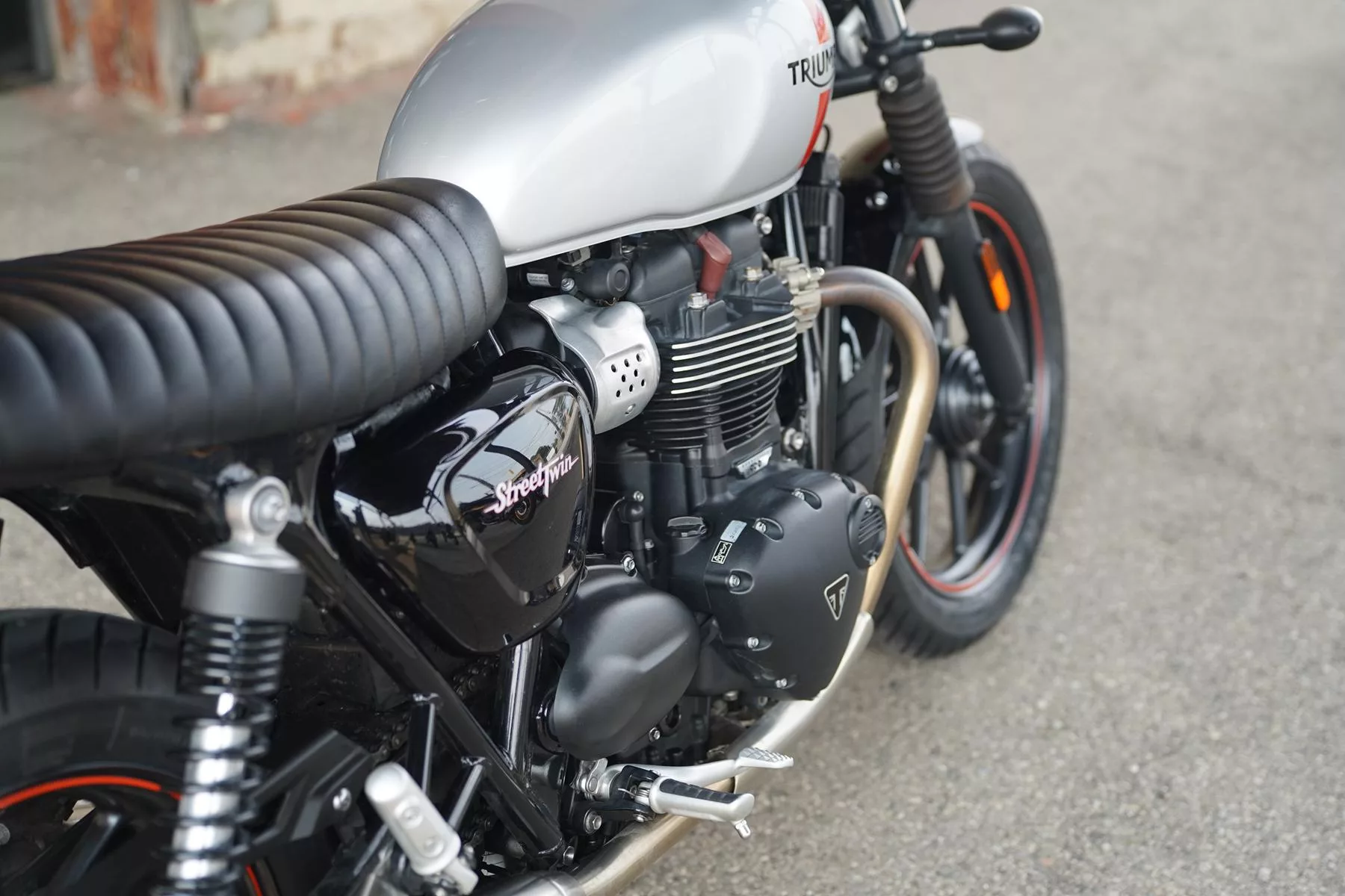 2016 Triumph Street Twin 900 - Image 75