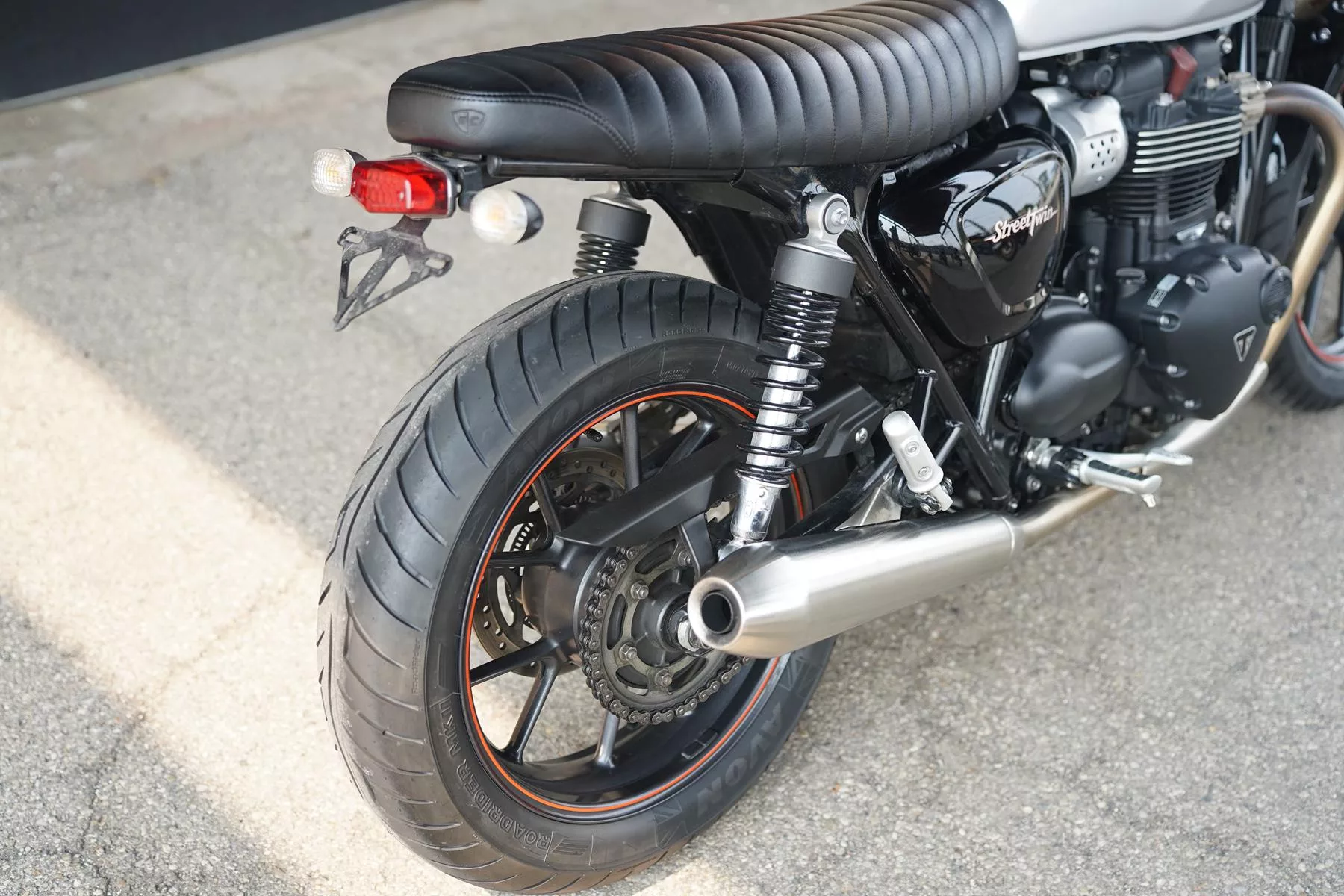 2016 Triumph Street Twin 900 - Image 74