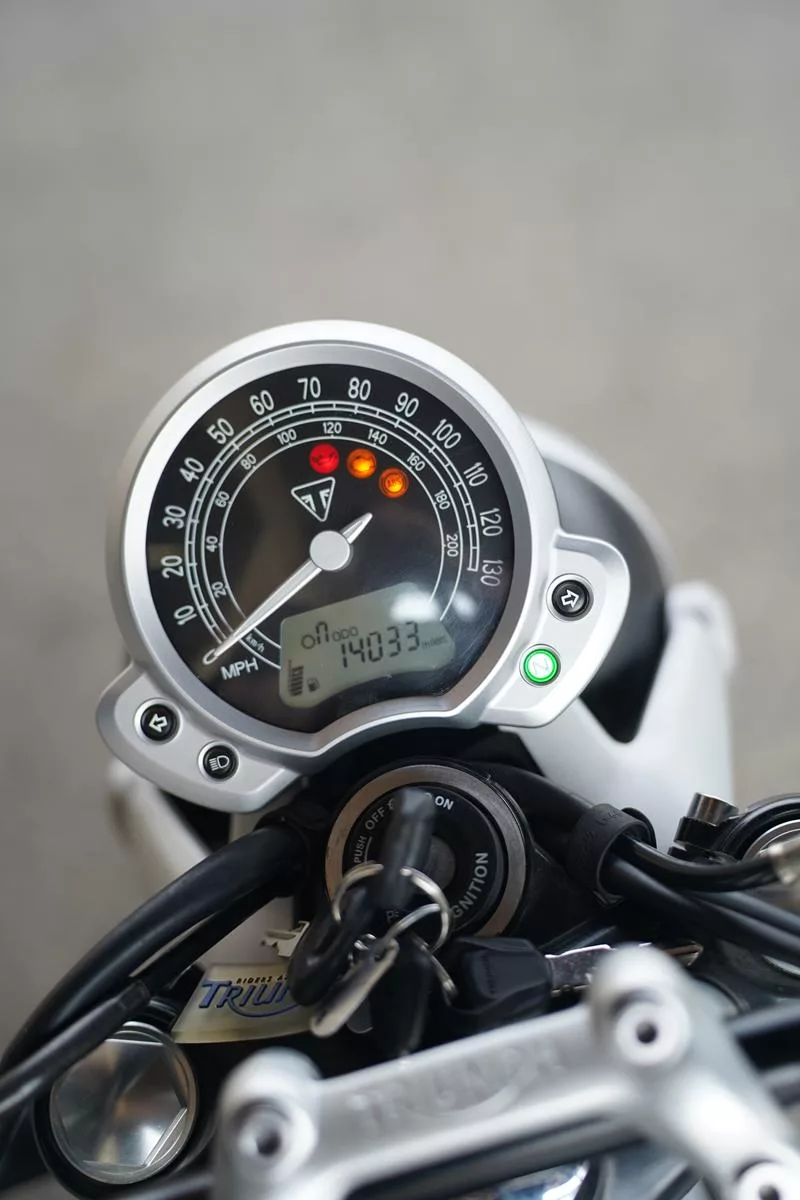 2016 Triumph Street Twin 900 - Image 20