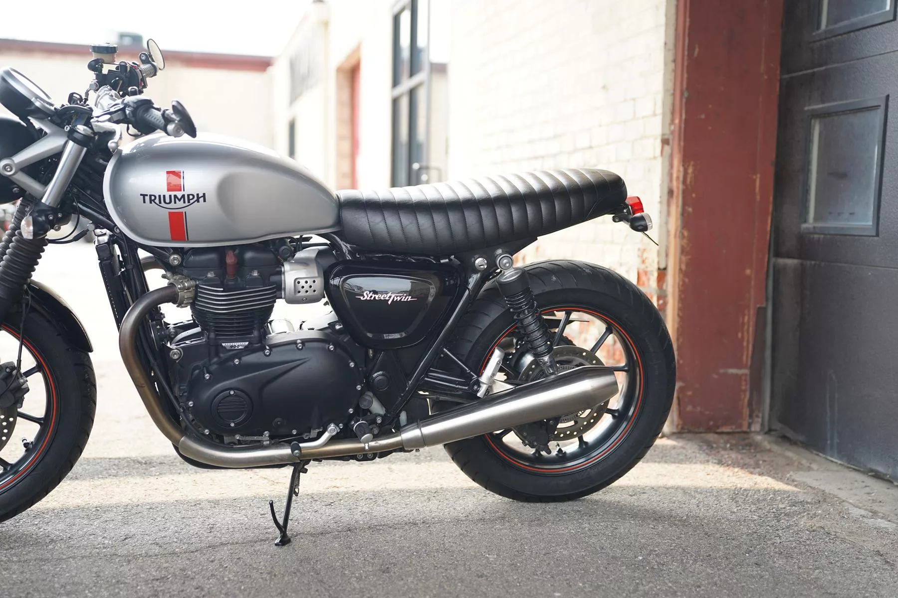 2016 Triumph Street Twin 900 - Image 63