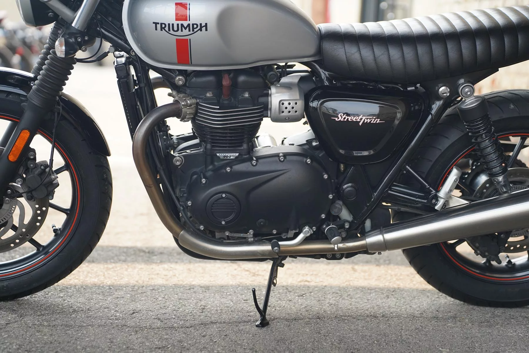 2016 Triumph Street Twin 900 - Image 61