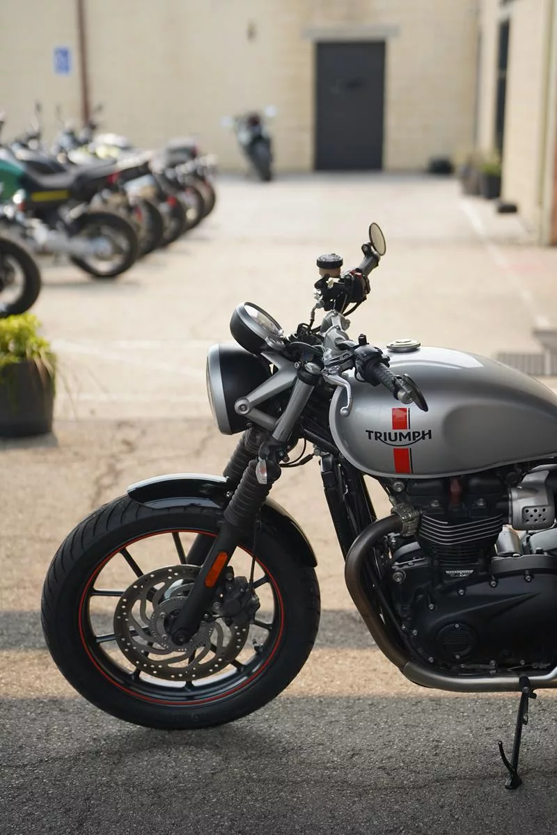 2016 Triumph Street Twin 900 - Image 16