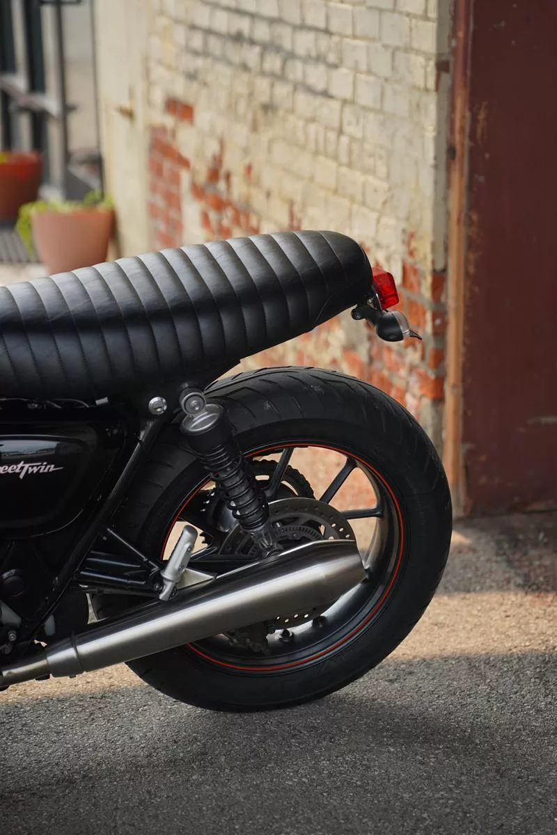 2016 Triumph Street Twin 900 - Image 14