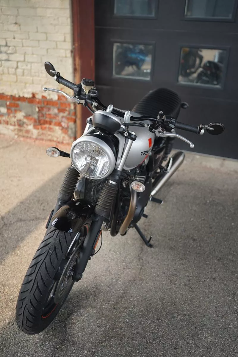 2016 Triumph Street Twin 900 - Image 6