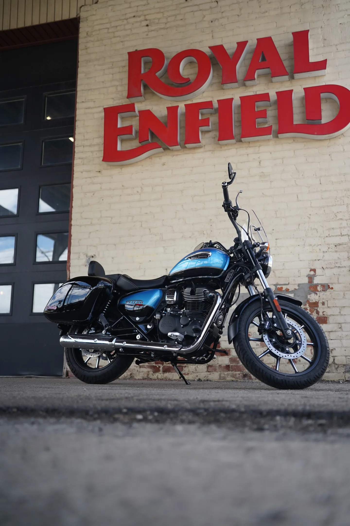 DSC00897 2024 Royal Enfield Meteor 350 - Supernova Blue - Touring Edition