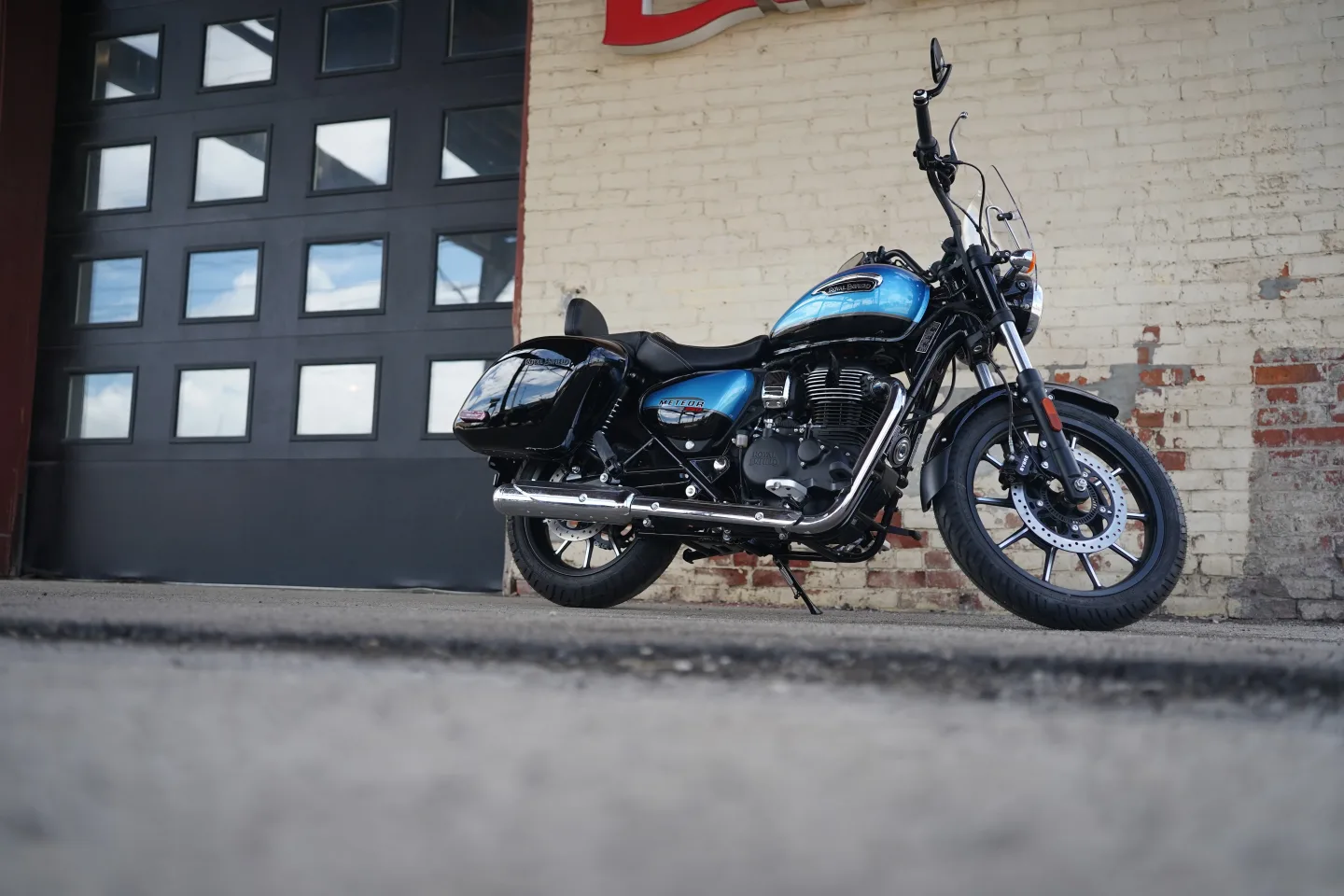 DSC00898 2024 Royal Enfield Meteor 350 - Supernova Blue - Touring Edition
