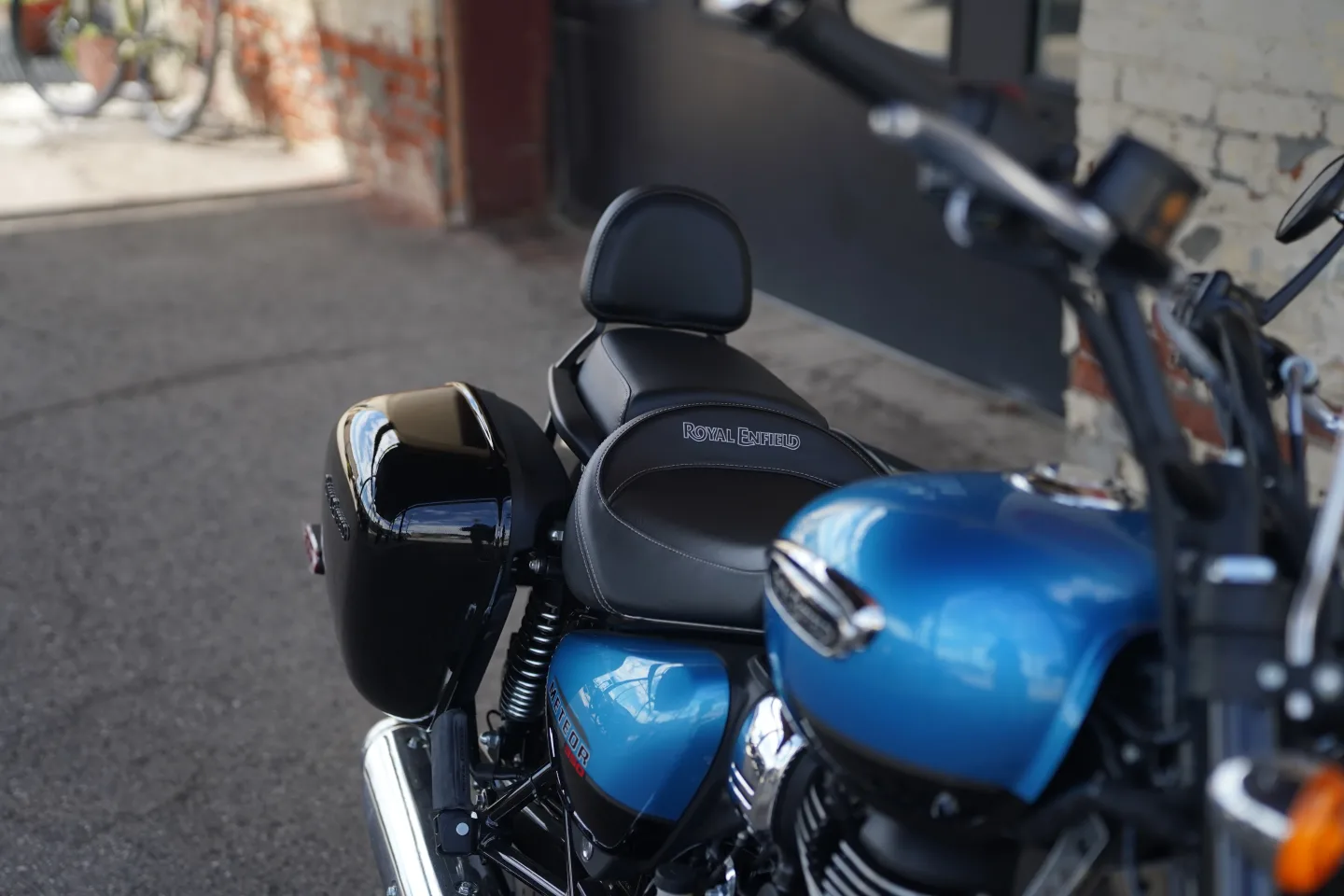 DSC00903 2024 Royal Enfield Meteor 350 - Supernova Blue - Touring Edition