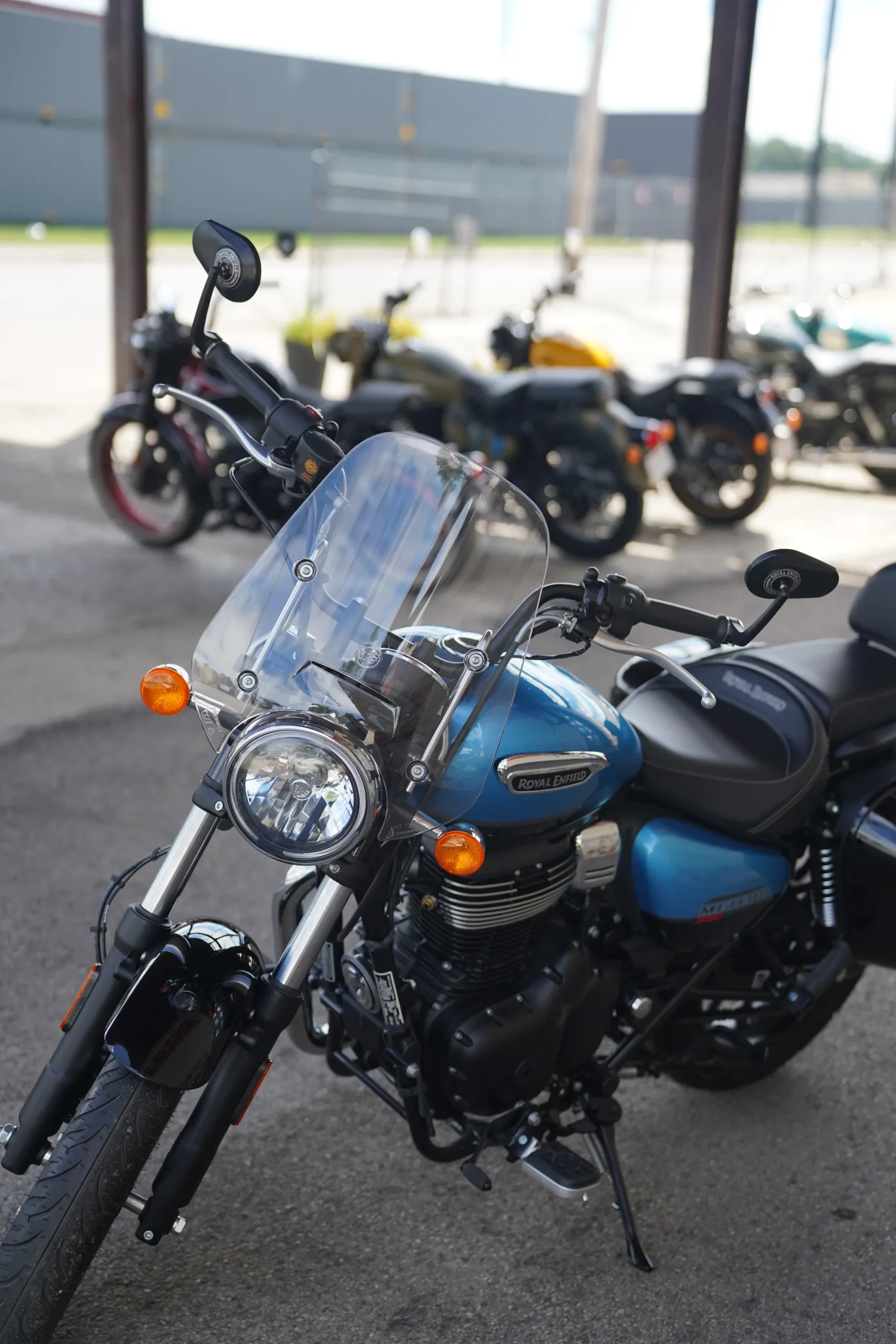 DSC00908 2024 Royal Enfield Meteor 350 - Supernova Blue - Touring Edition