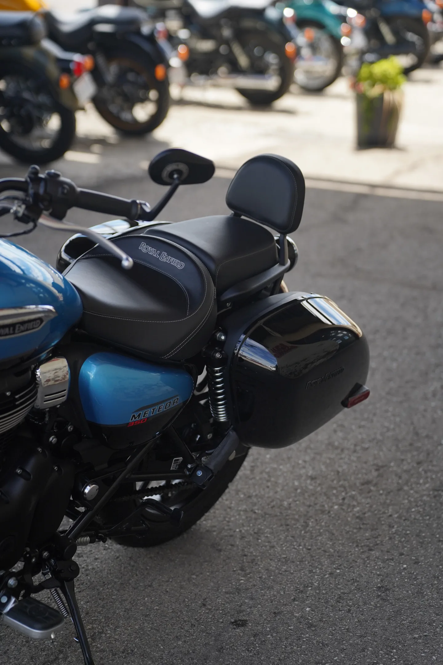 DSC00910 2024 Royal Enfield Meteor 350 - Supernova Blue - Touring Edition