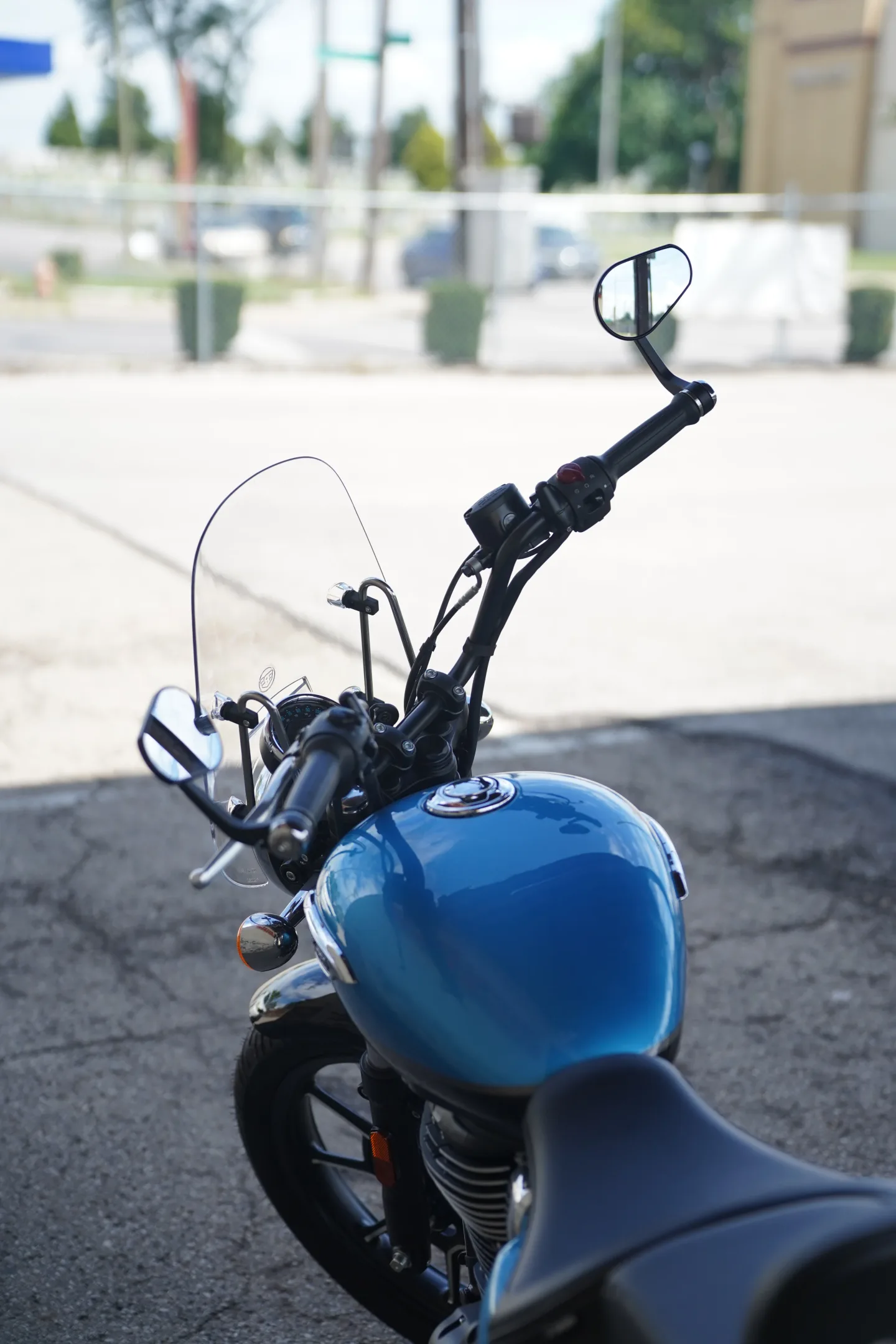 DSC00917 2024 Royal Enfield Meteor 350 - Supernova Blue - Touring Edition