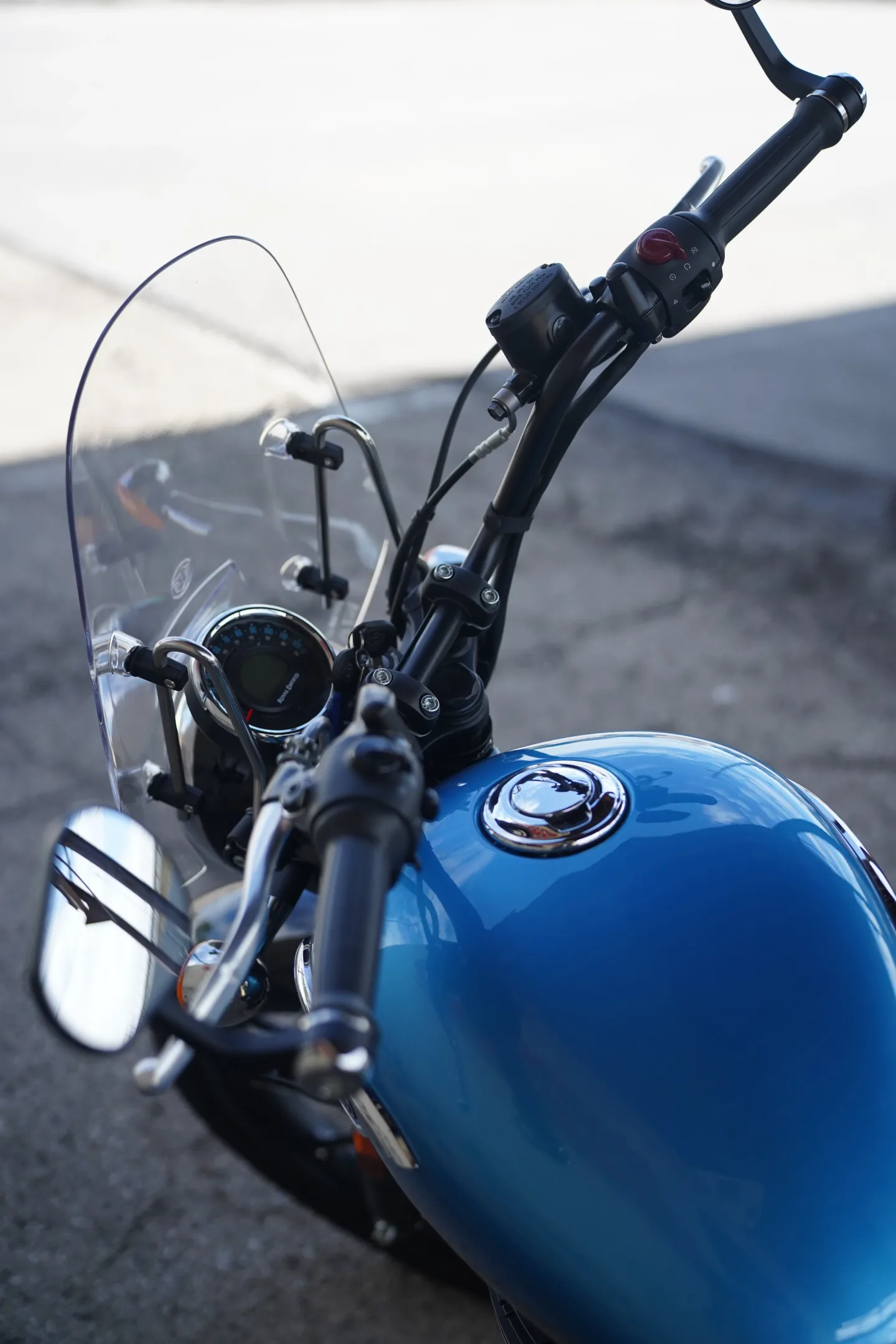 DSC00918 2024 Royal Enfield Meteor 350 - Supernova Blue - Touring Edition