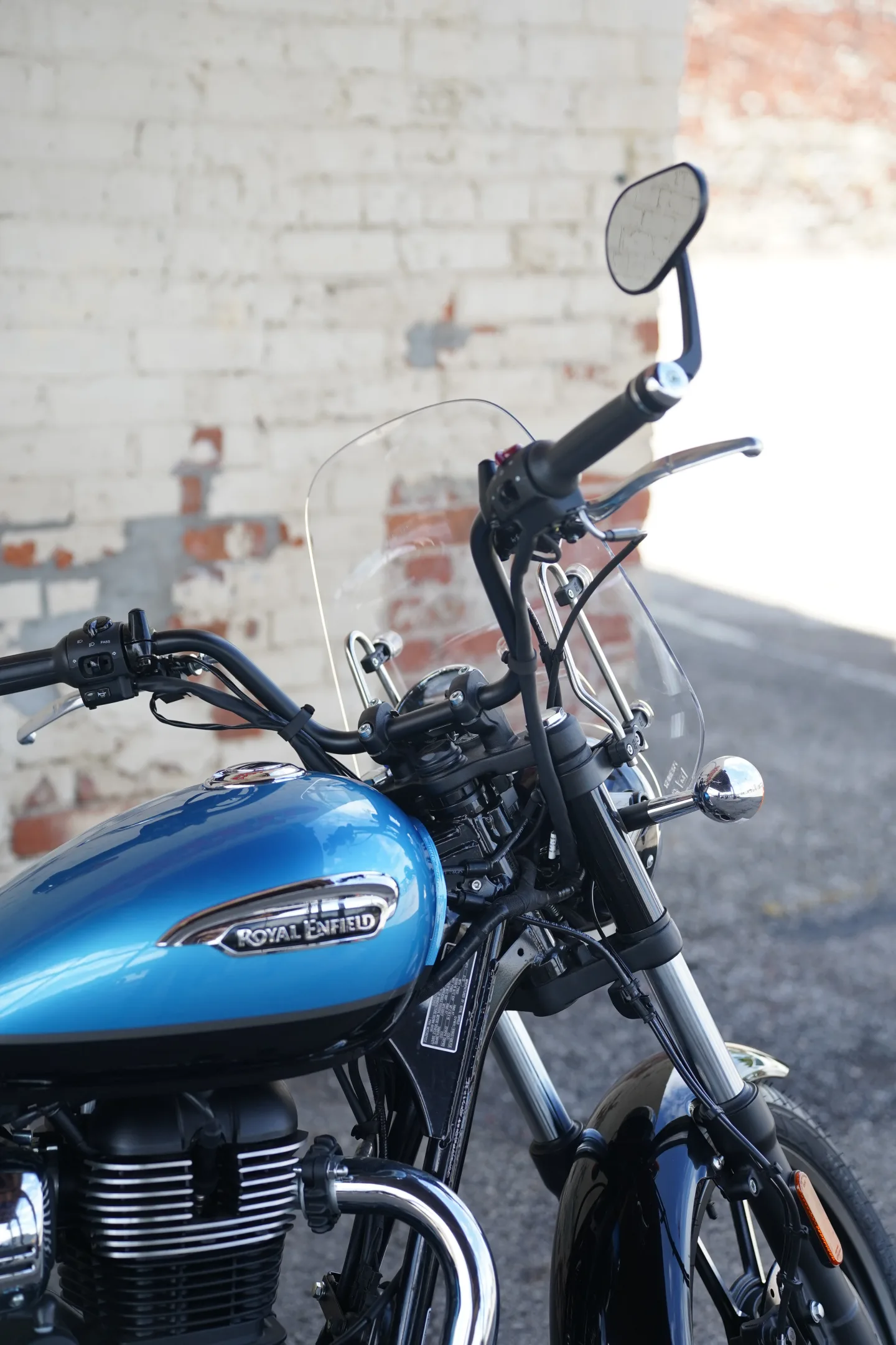 DSC00924 2024 Royal Enfield Meteor 350 - Supernova Blue - Touring Edition