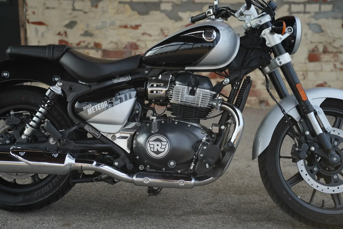 2024 Royal Enfield Super Meteor 650 - Interstellar Gray