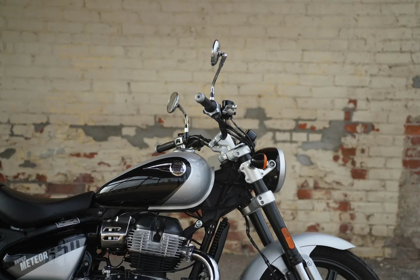 2024 Royal Enfield Super Meteor 650 - Interstellar Gray