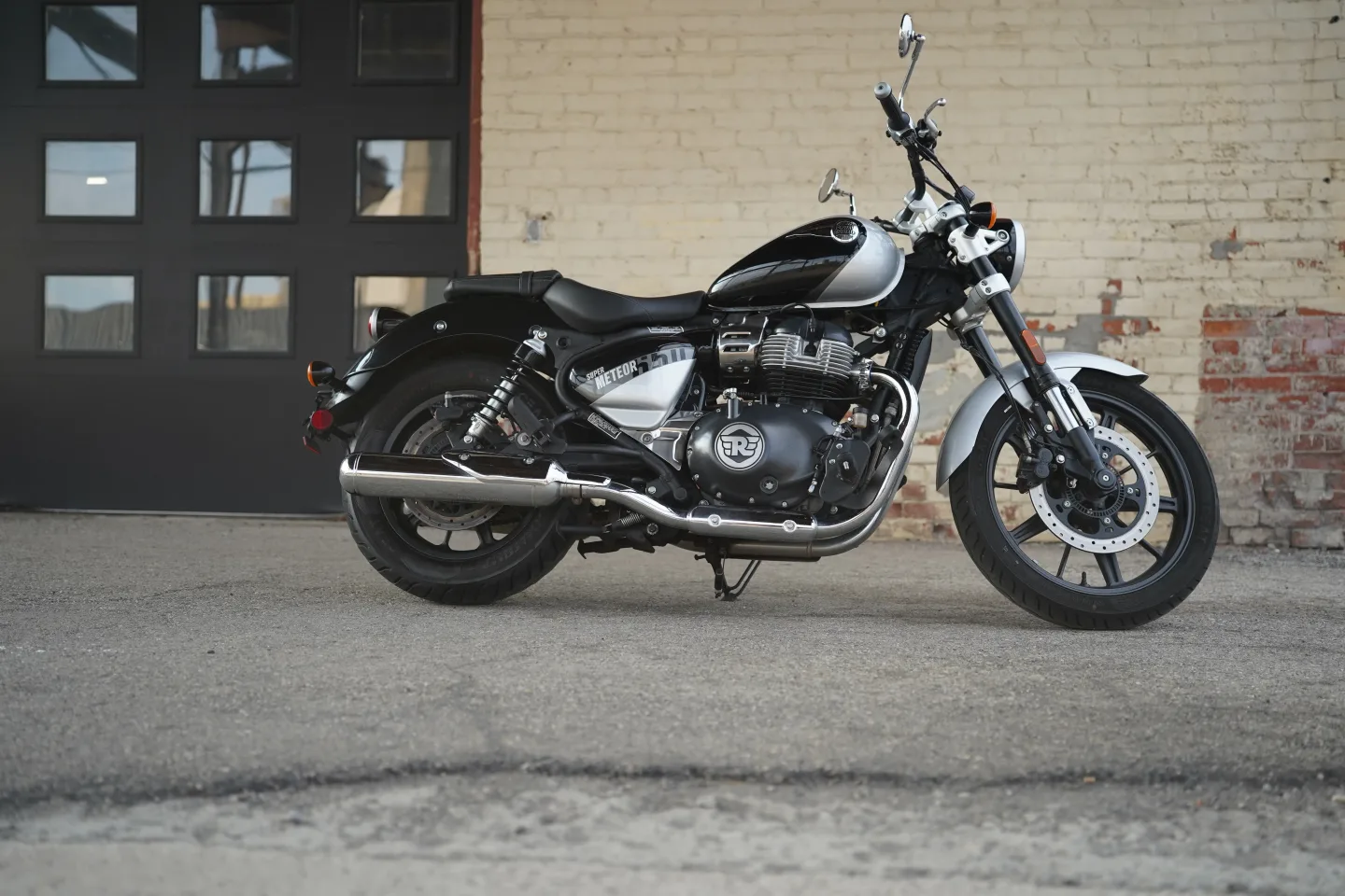2024 Royal Enfield Super Meteor 650 - Interstellar Gray