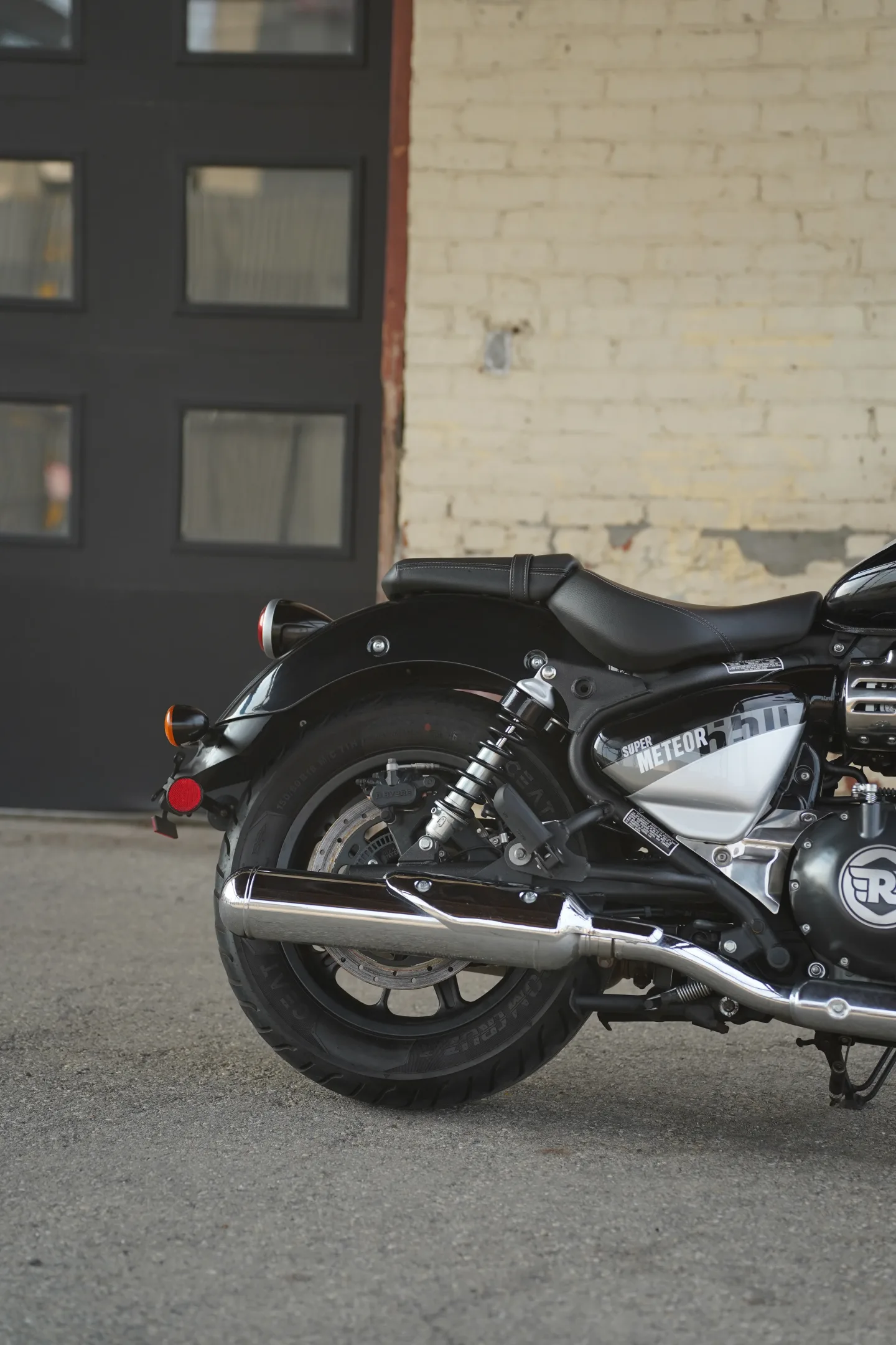 2024 Royal Enfield Super Meteor 650 - Interstellar Gray