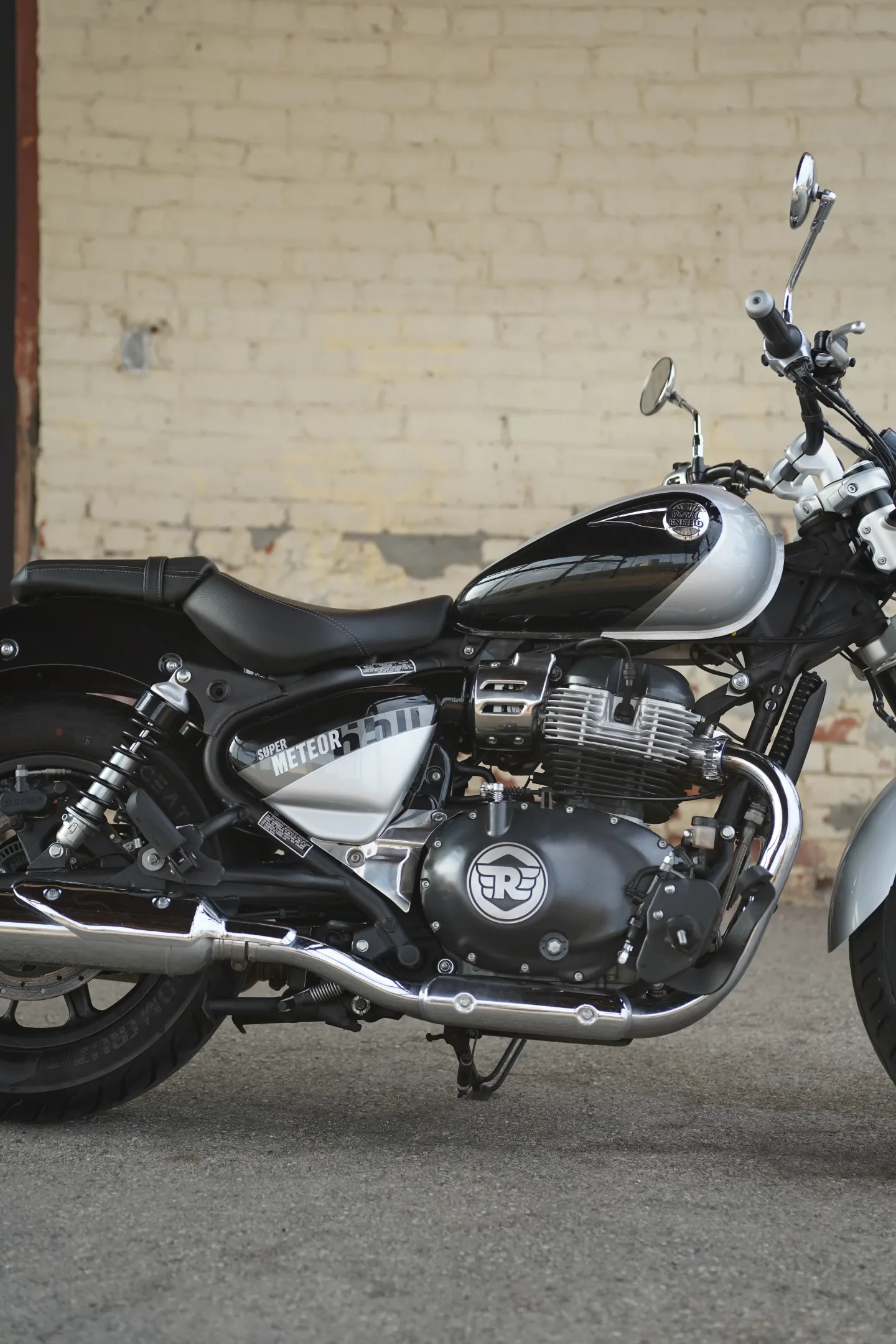 2024 Royal Enfield Super Meteor 650 - Interstellar Gray