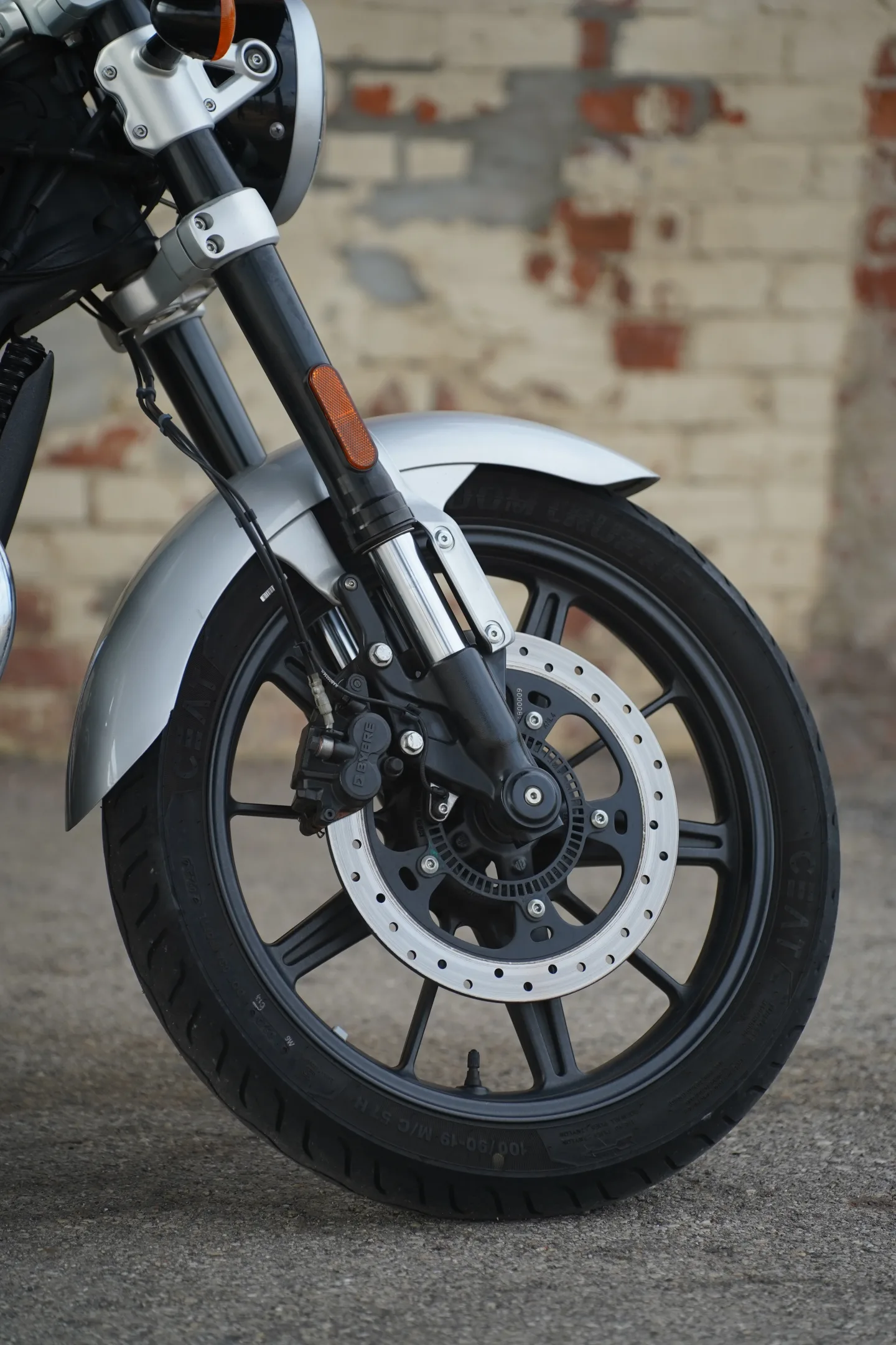 2024 Royal Enfield Super Meteor 650 - Interstellar Gray