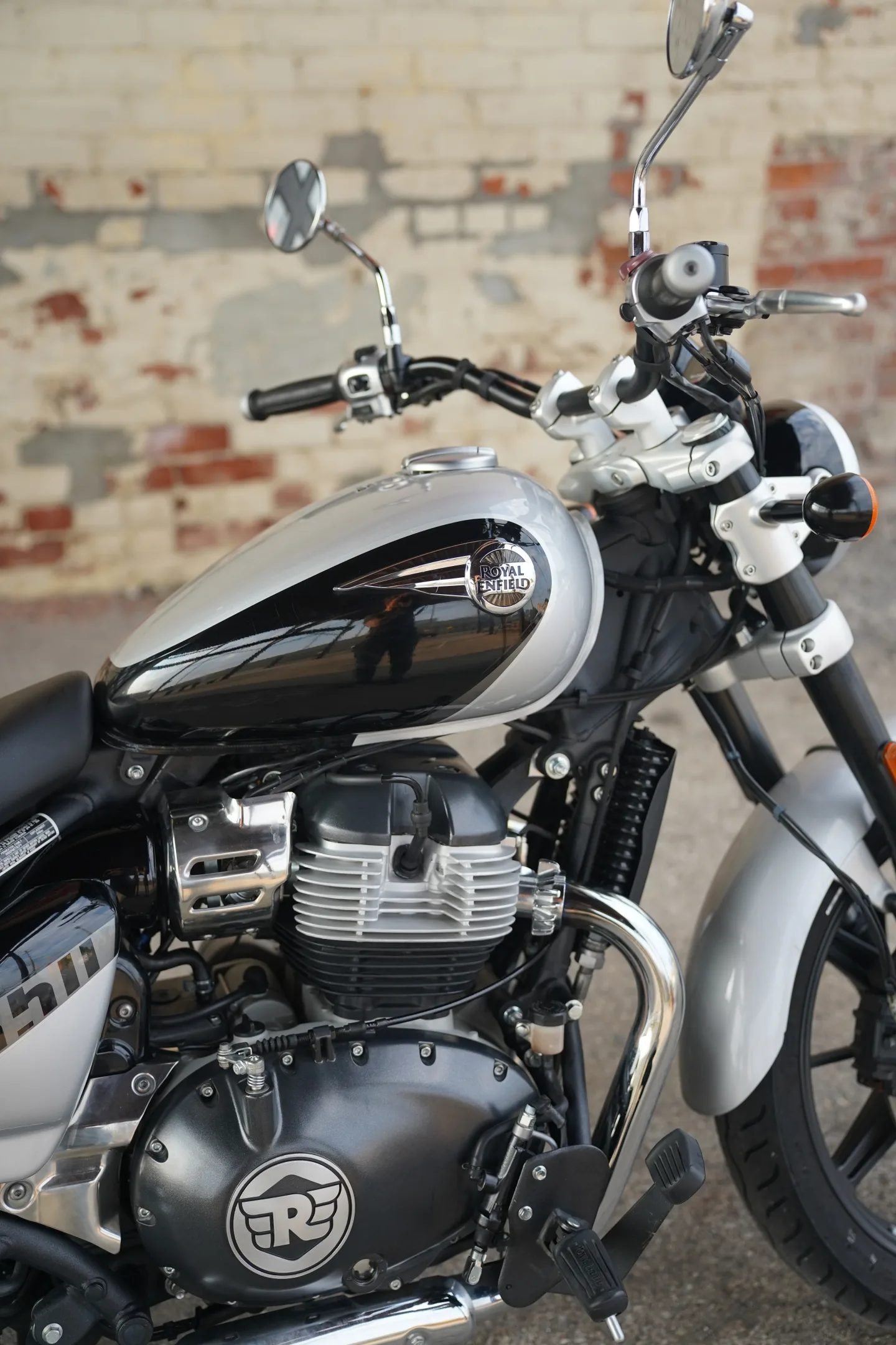 2024 Royal Enfield Super Meteor 650 - Interstellar Gray
