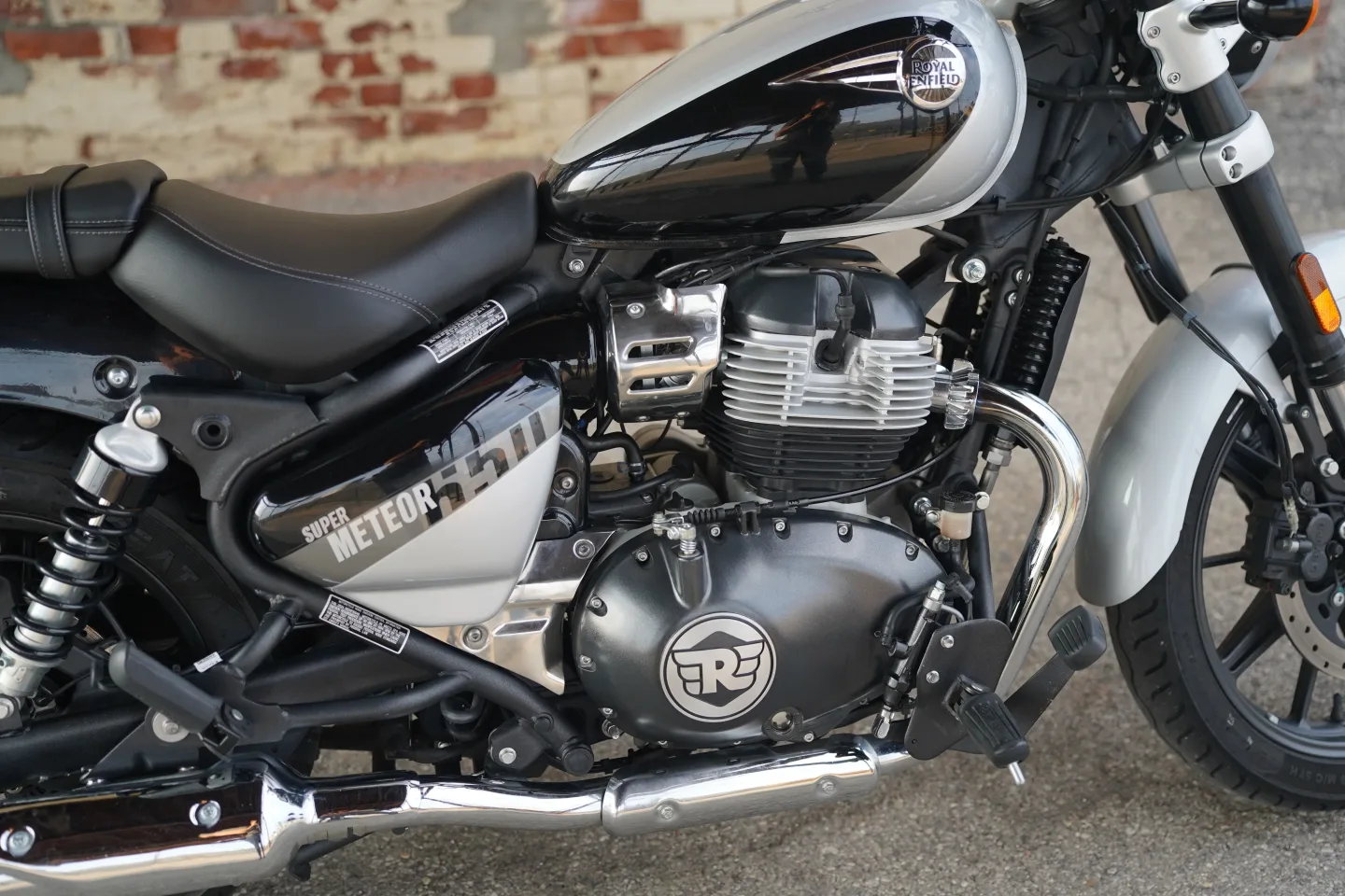2024 Royal Enfield Super Meteor 650 - Interstellar Gray