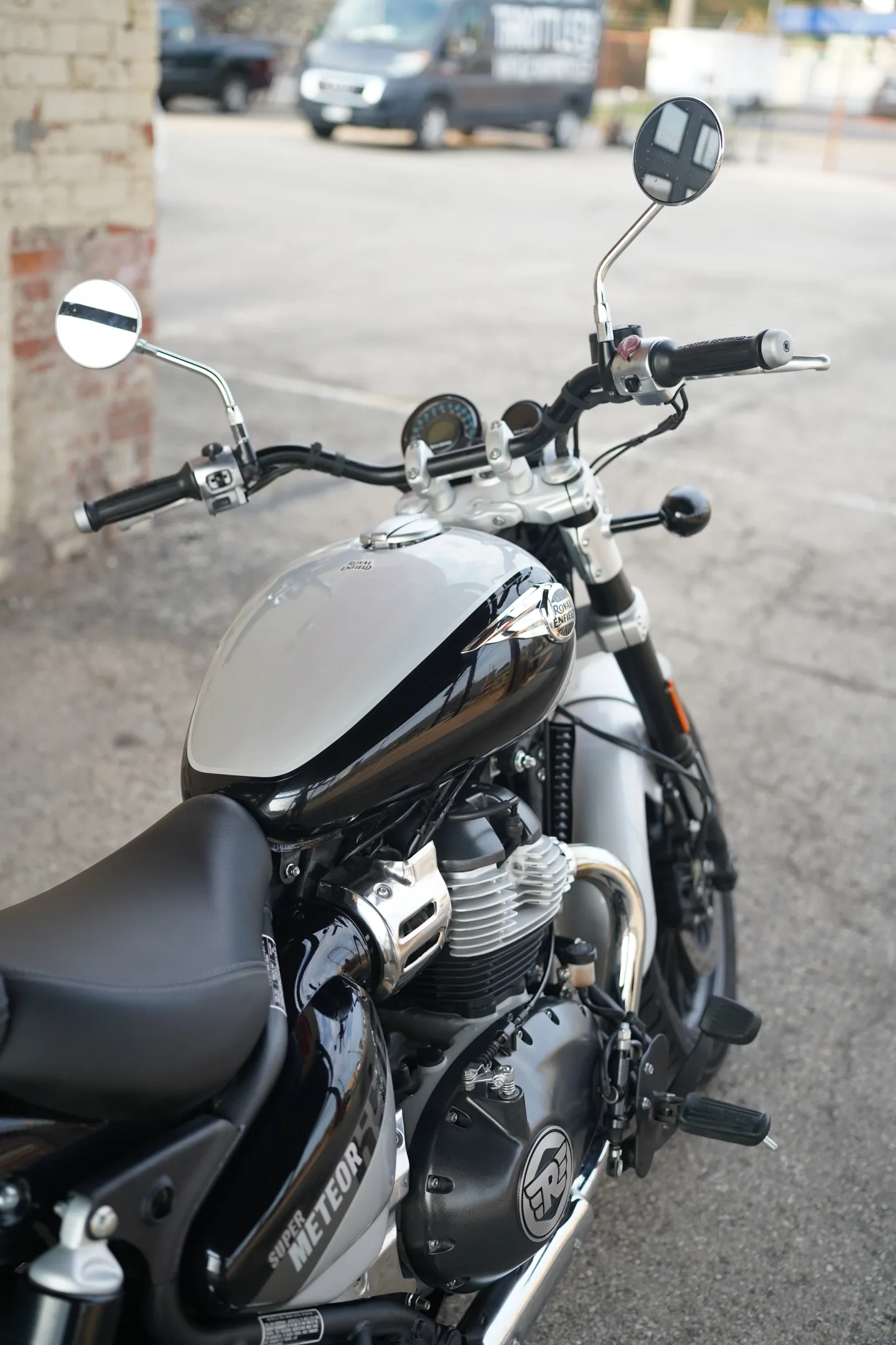 2024 Royal Enfield Super Meteor 650 - Interstellar Gray