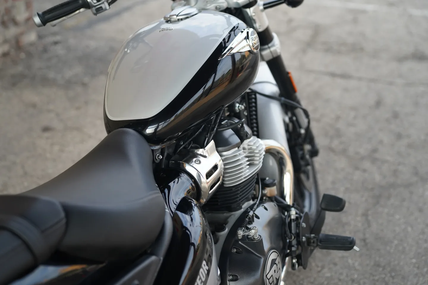 2024 Royal Enfield Super Meteor 650 - Interstellar Gray