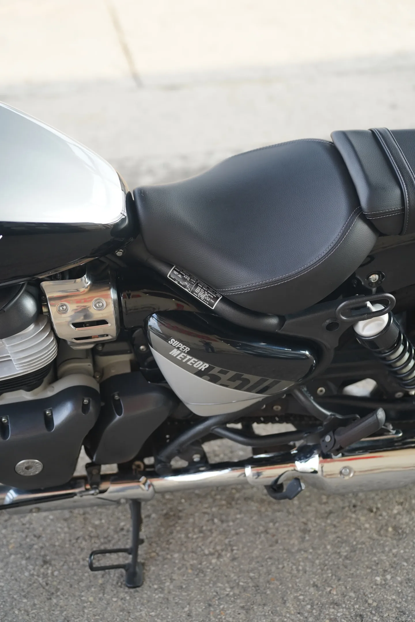2024 Royal Enfield Super Meteor 650 - Interstellar Gray