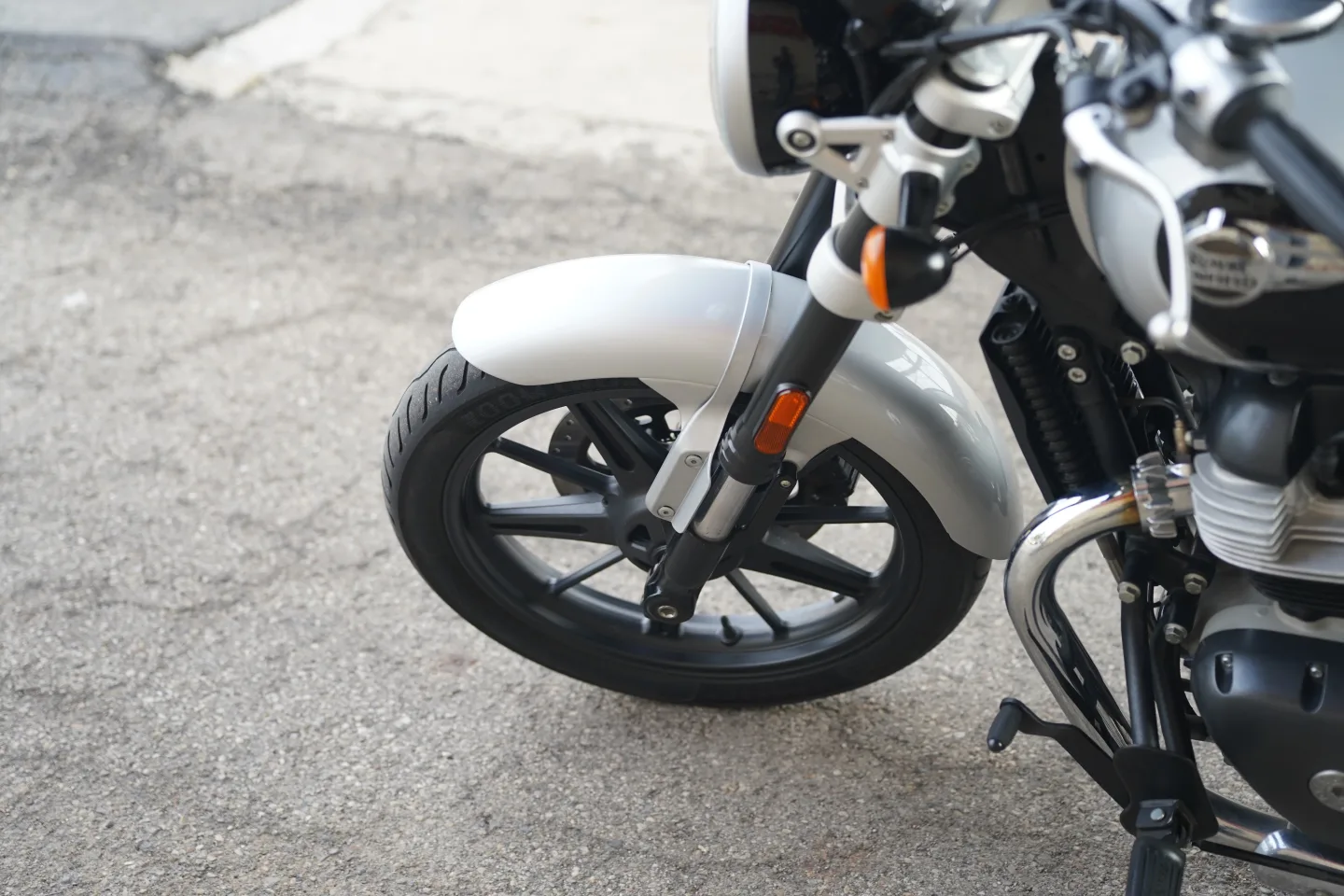 2024 Royal Enfield Super Meteor 650 - Interstellar Gray