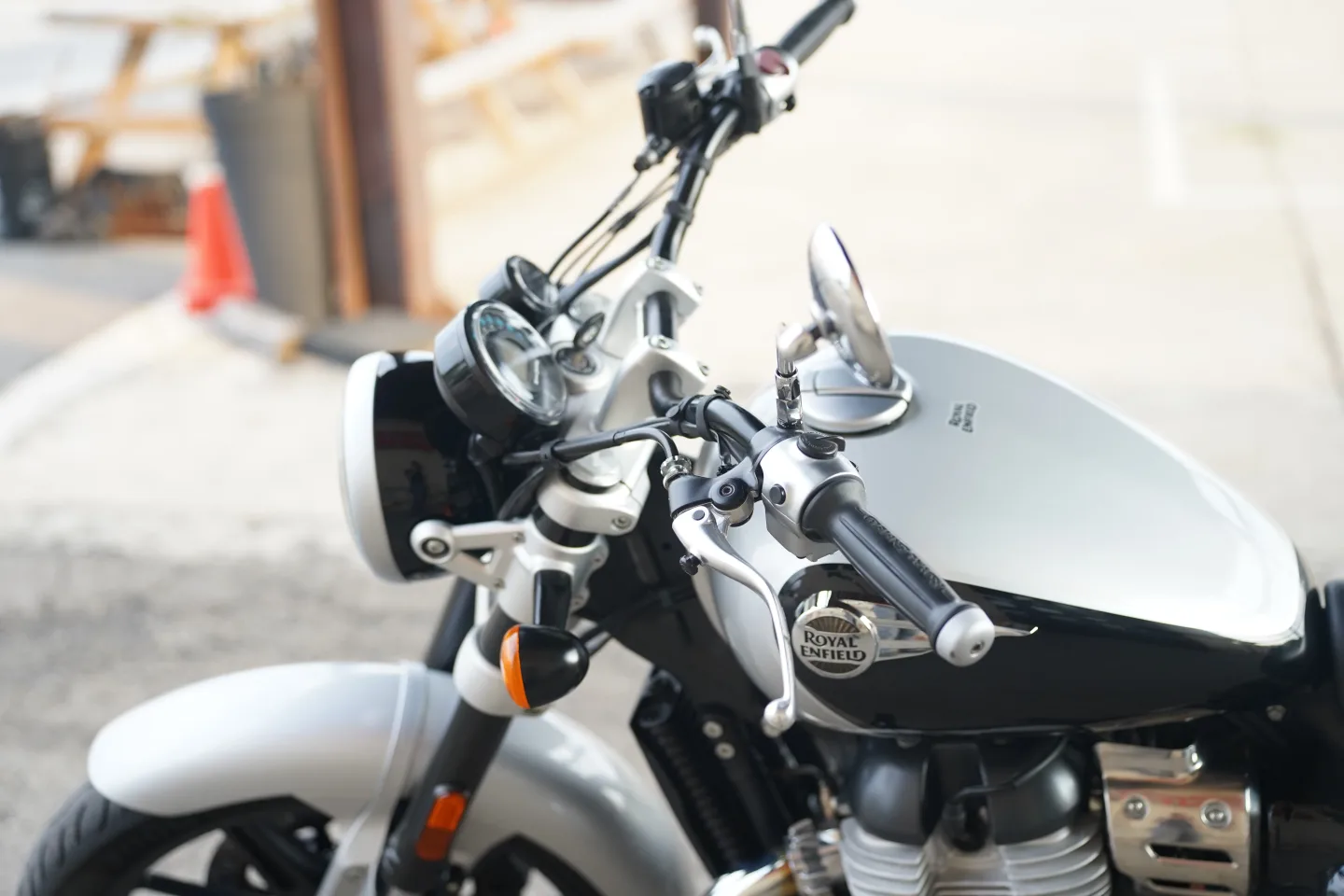 2024 Royal Enfield Super Meteor 650 - Interstellar Gray
