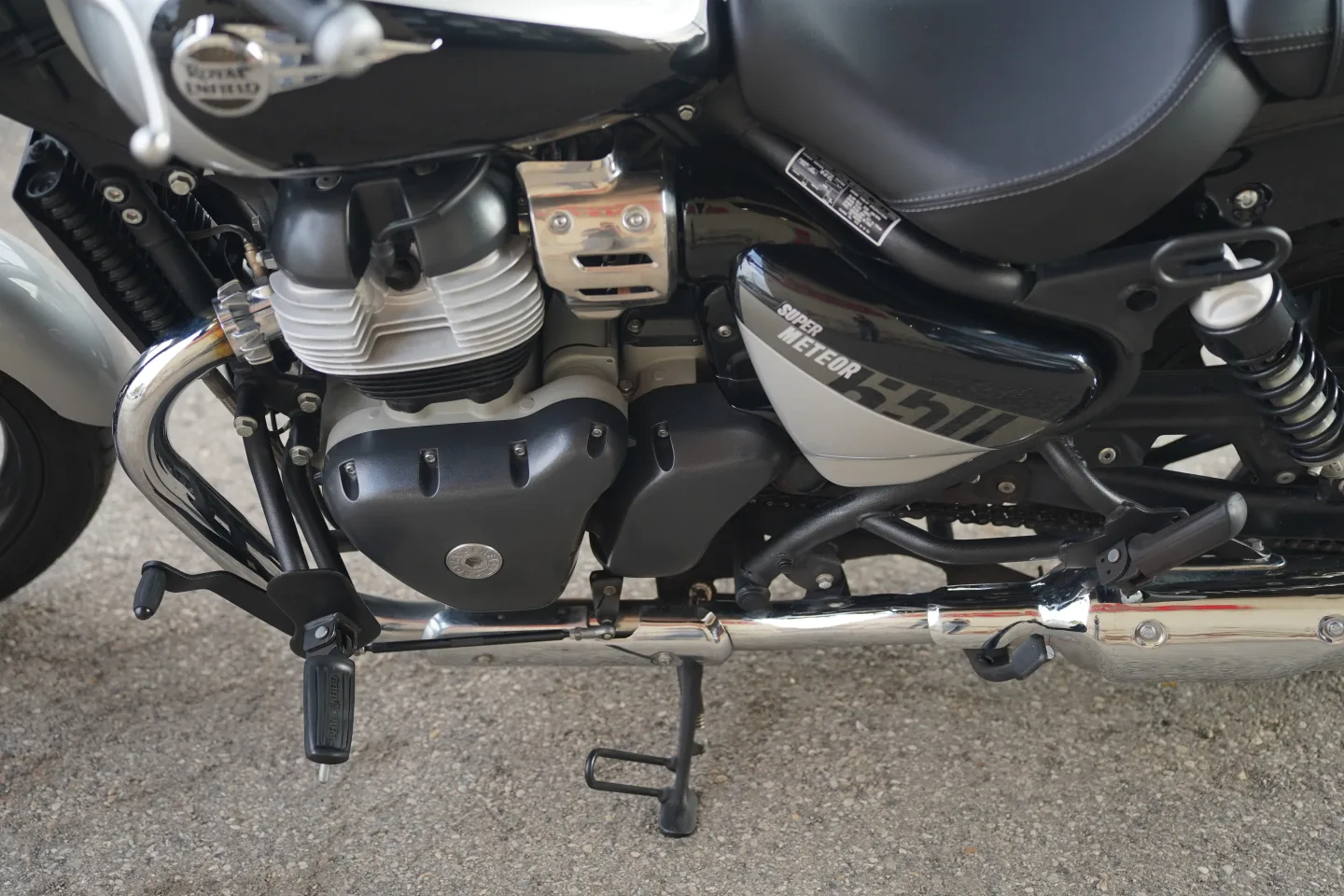 2024 Royal Enfield Super Meteor 650 - Interstellar Gray