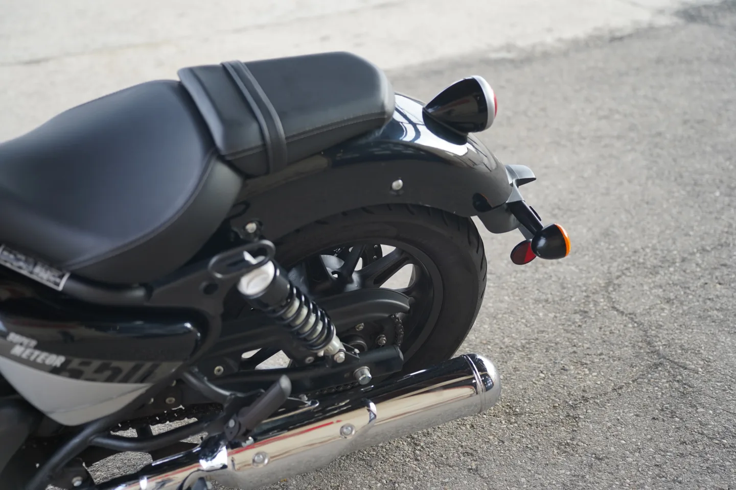 2024 Royal Enfield Super Meteor 650 - Interstellar Gray