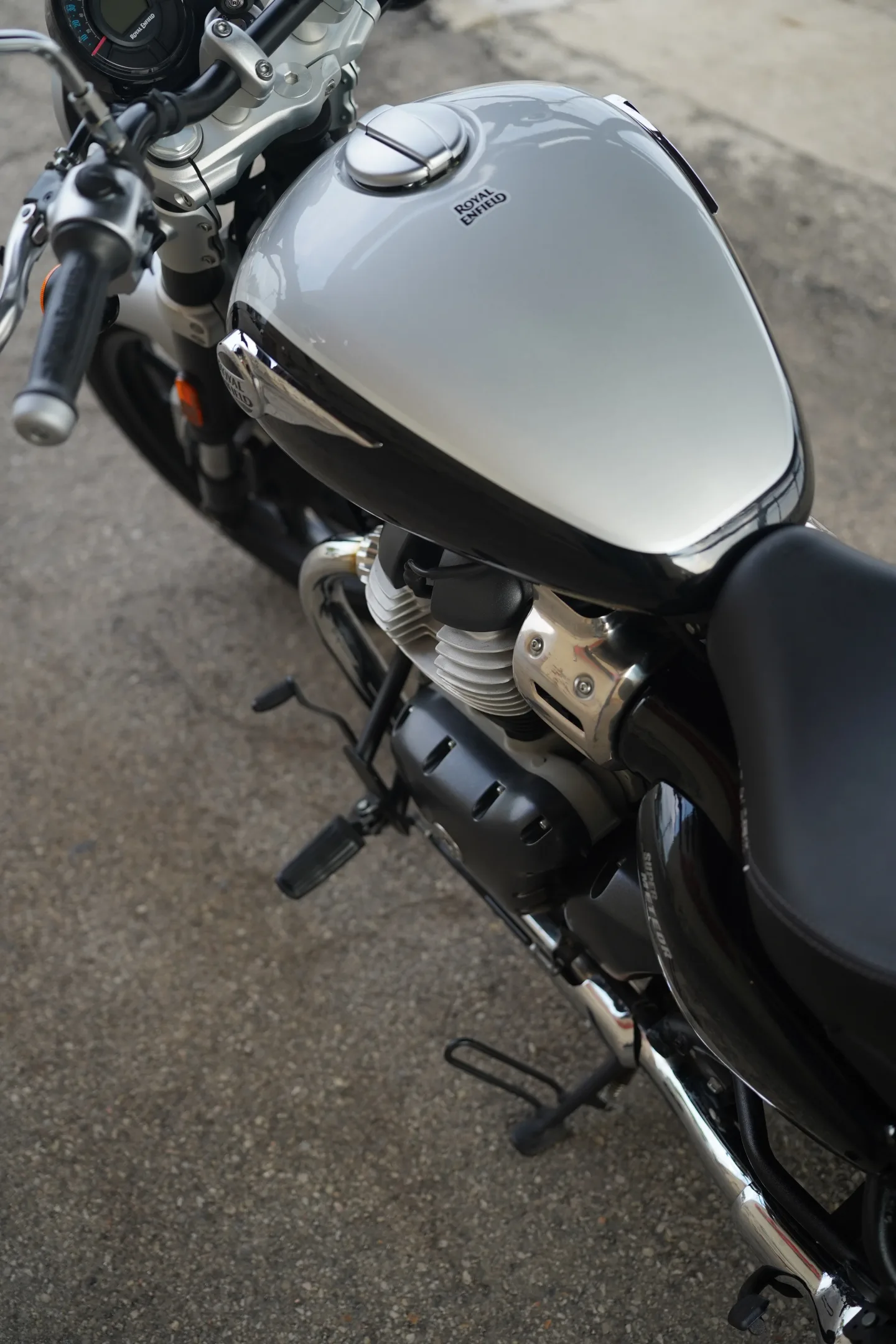 2024 Royal Enfield Super Meteor 650 - Interstellar Gray