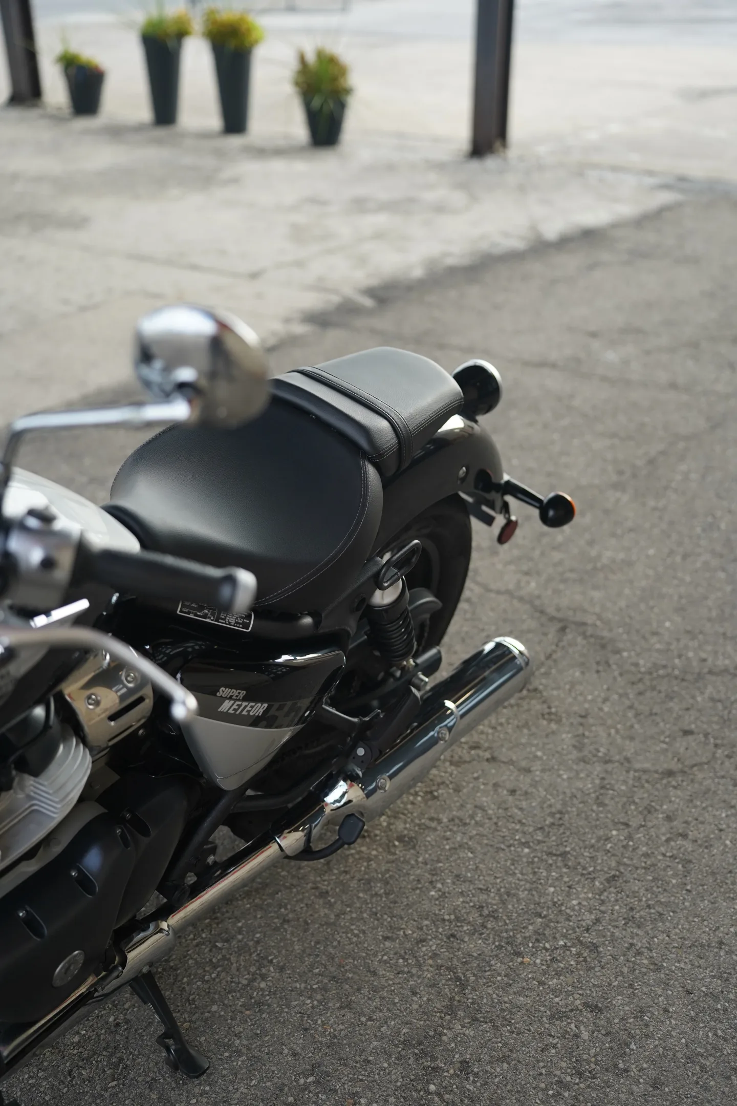 2024 Royal Enfield Super Meteor 650 - Interstellar Gray
