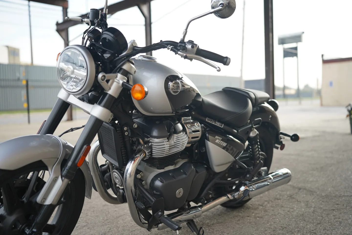 2024 Royal Enfield Super Meteor 650 - Interstellar Gray