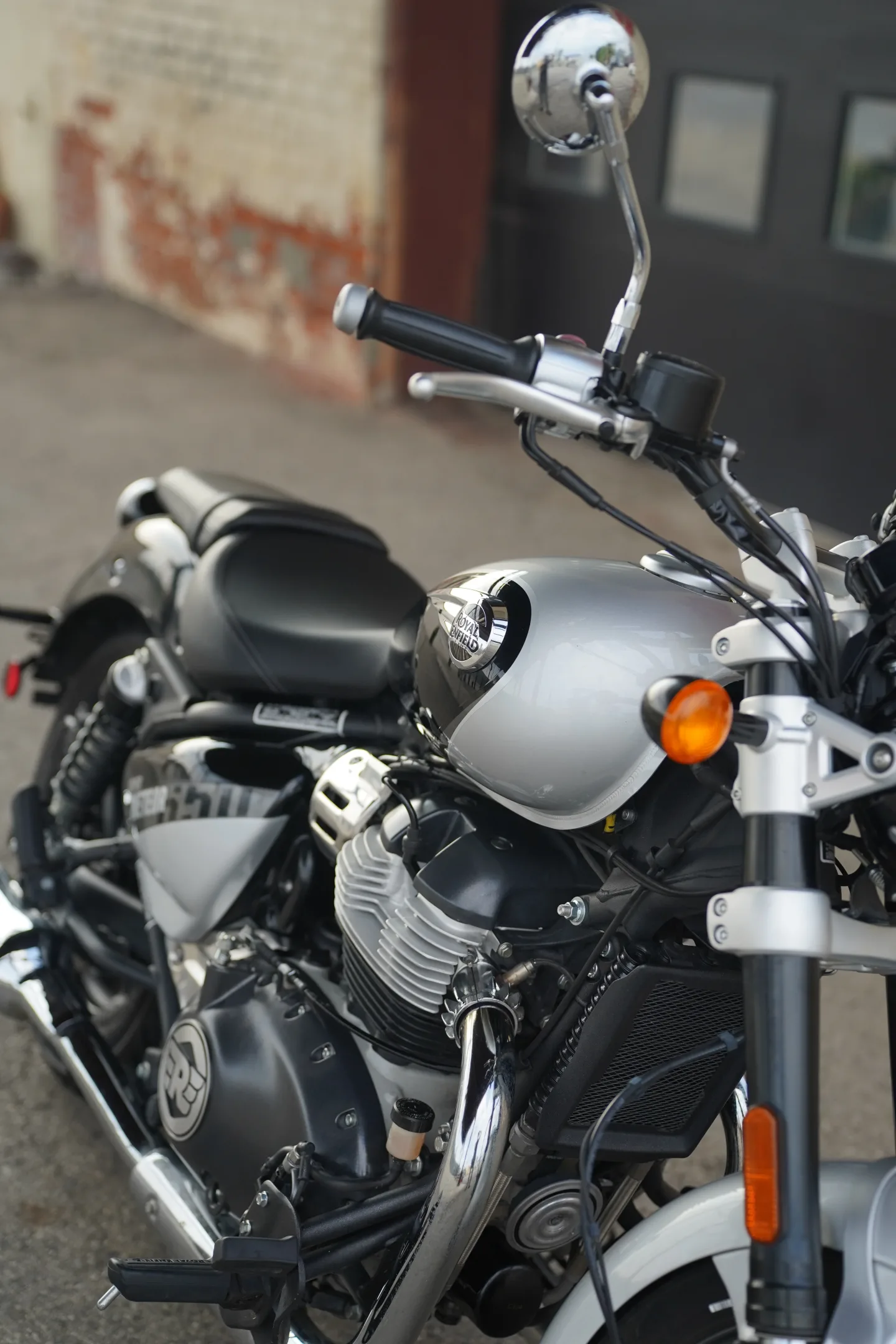 2024 Royal Enfield Super Meteor 650 - Interstellar Gray