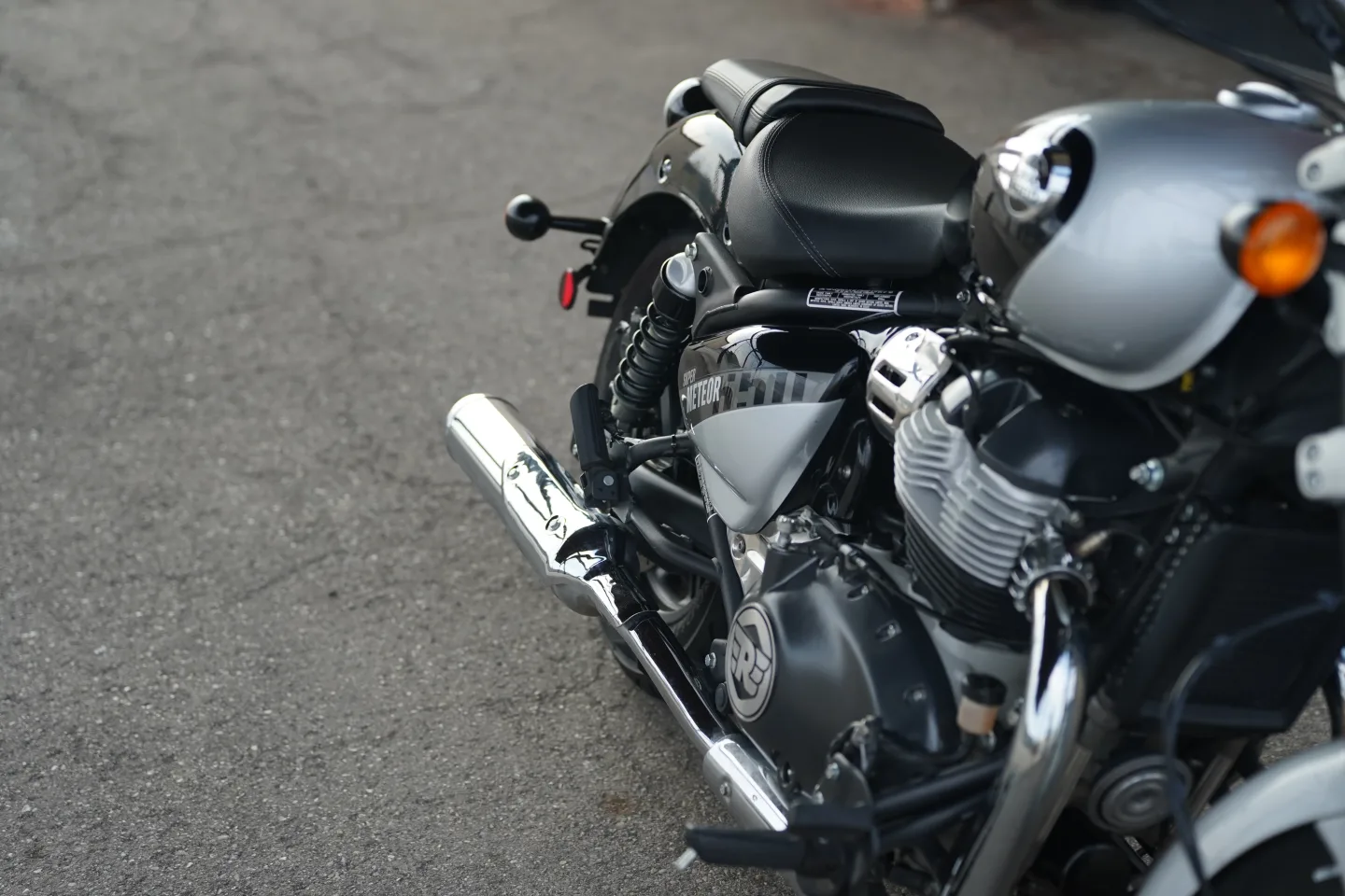 2024 Royal Enfield Super Meteor 650 - Interstellar Gray