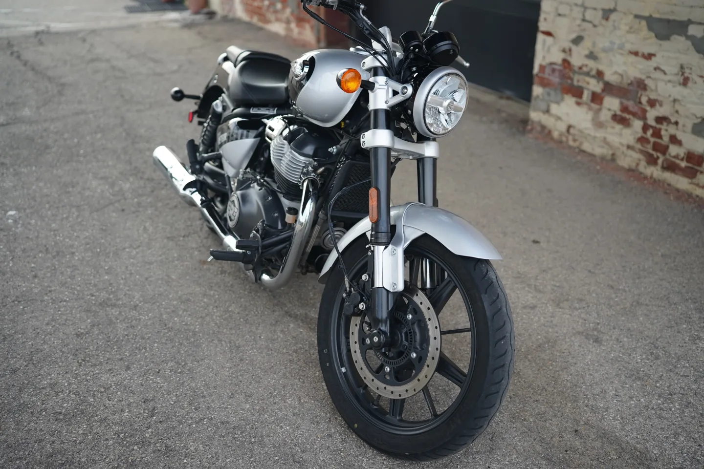 2024 Royal Enfield Super Meteor 650 - Interstellar Gray