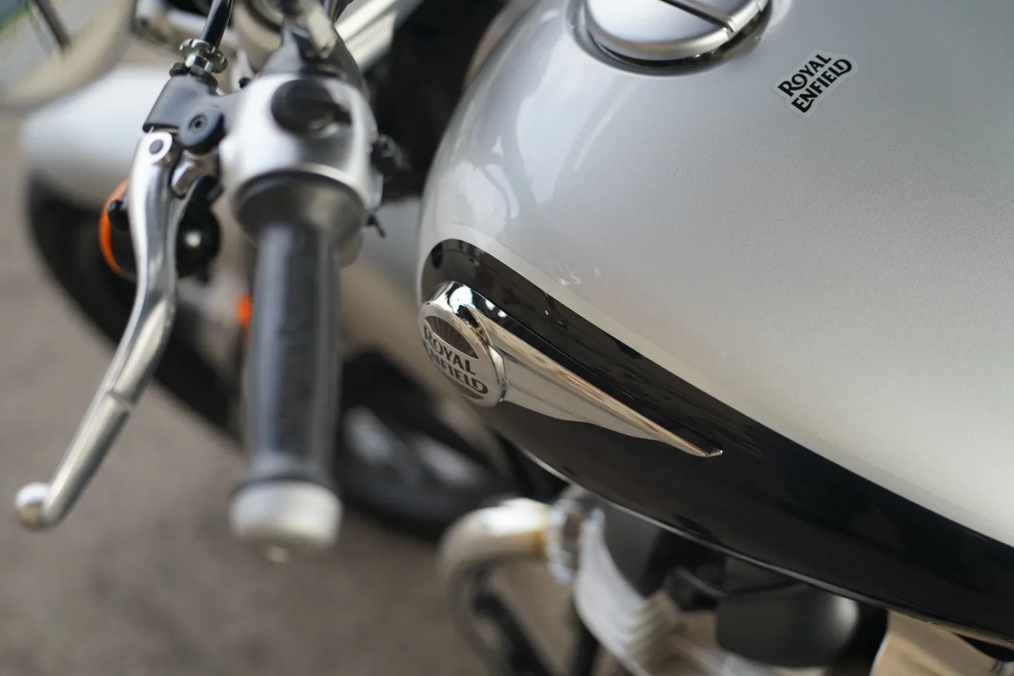 2024 Royal Enfield Super Meteor 650 - Interstellar Gray