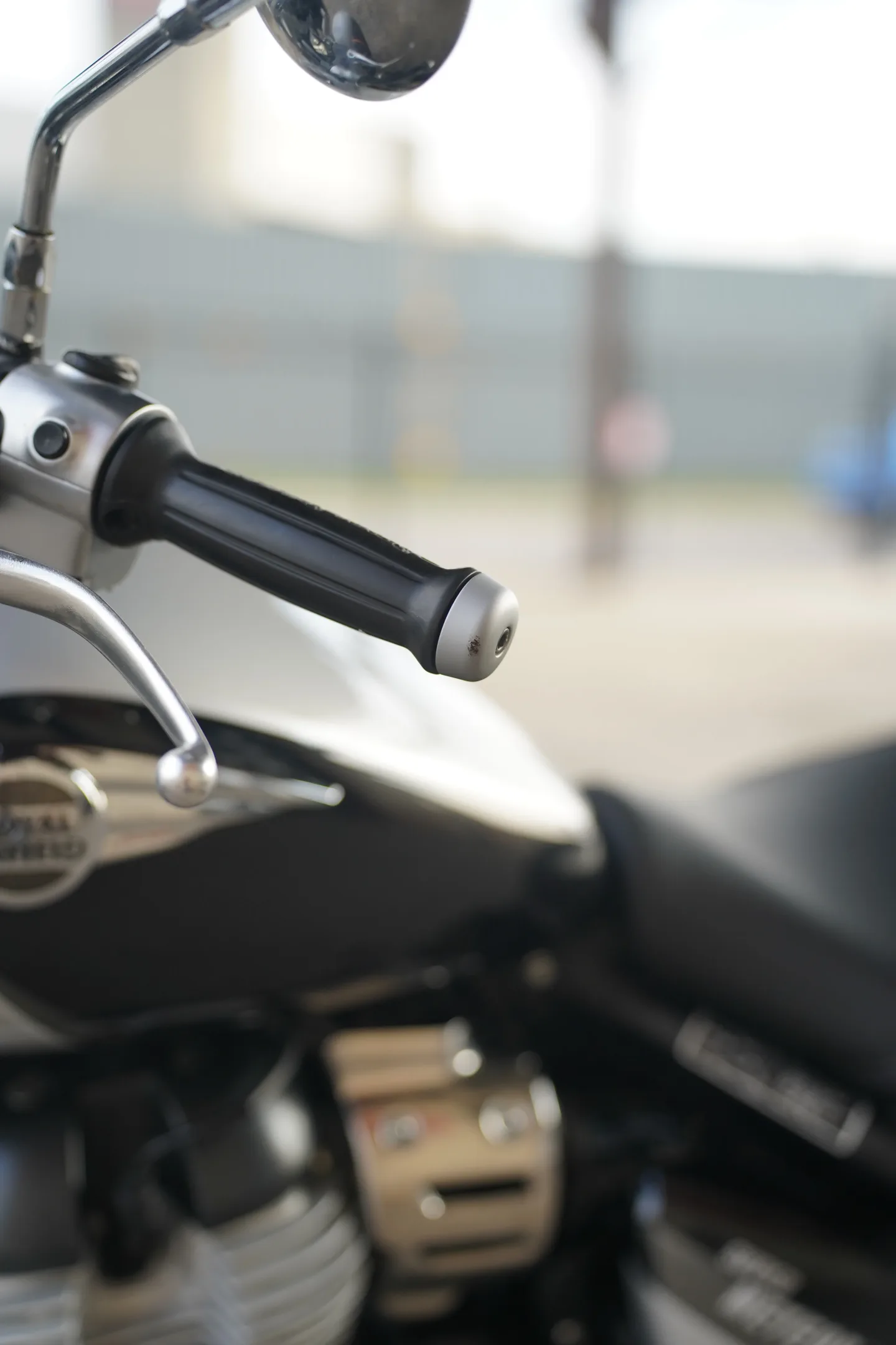 2024 Royal Enfield Super Meteor 650 - Interstellar Gray