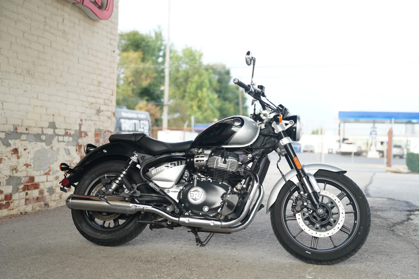2024 Royal Enfield Super Meteor 650 - Interstellar Gray