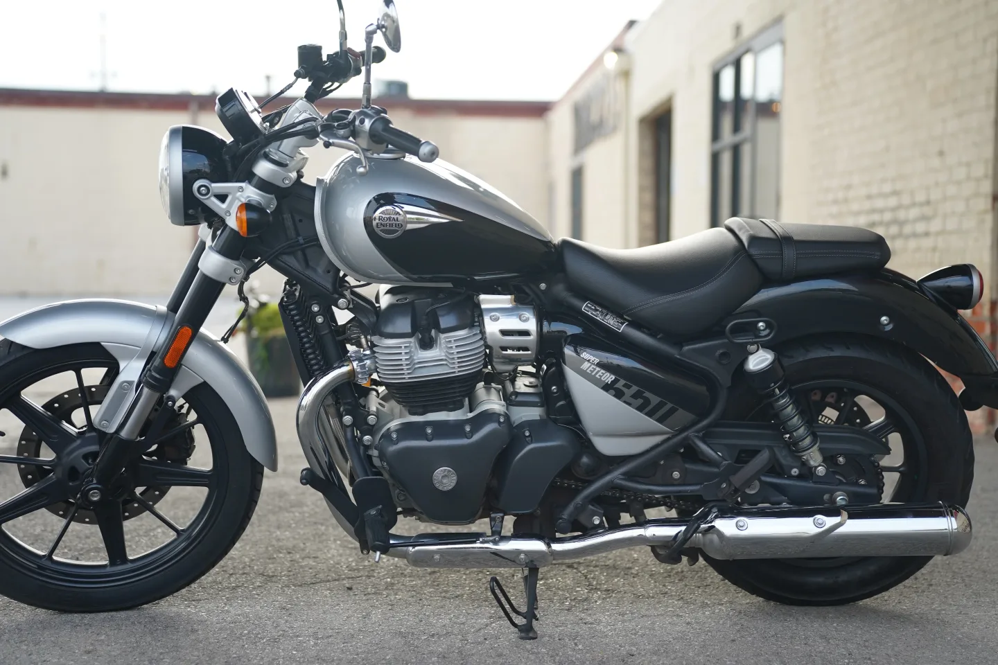 2024 Royal Enfield Super Meteor 650 - Interstellar Gray