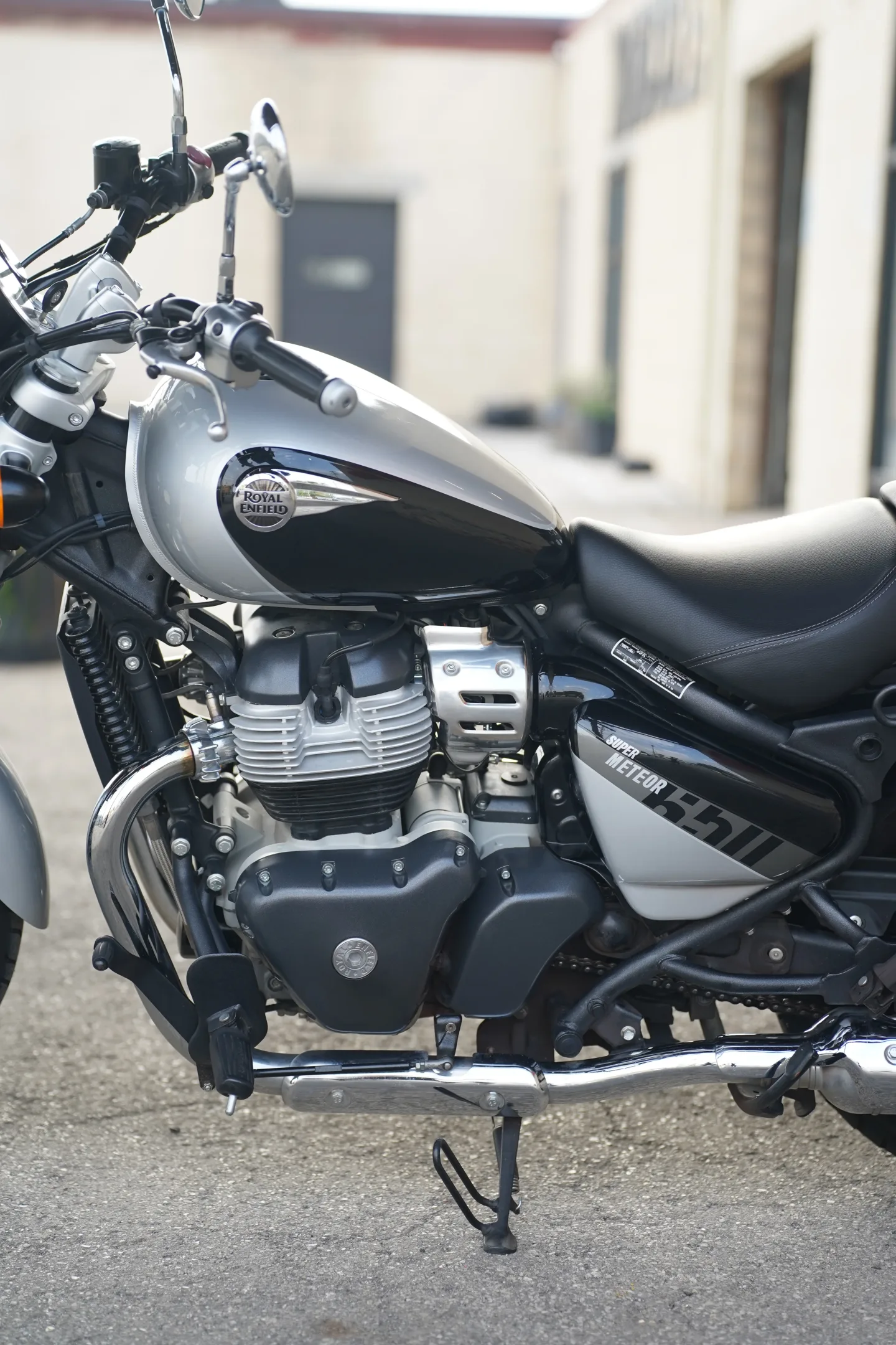 2024 Royal Enfield Super Meteor 650 - Interstellar Gray