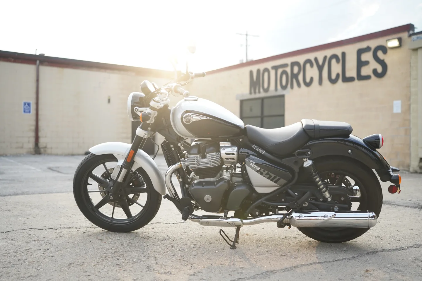 2024 Royal Enfield Super Meteor 650 - Interstellar Gray