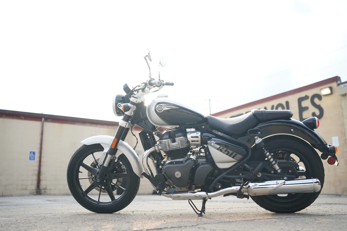 2024 Royal Enfield Super Meteor 650 - Interstellar Gray